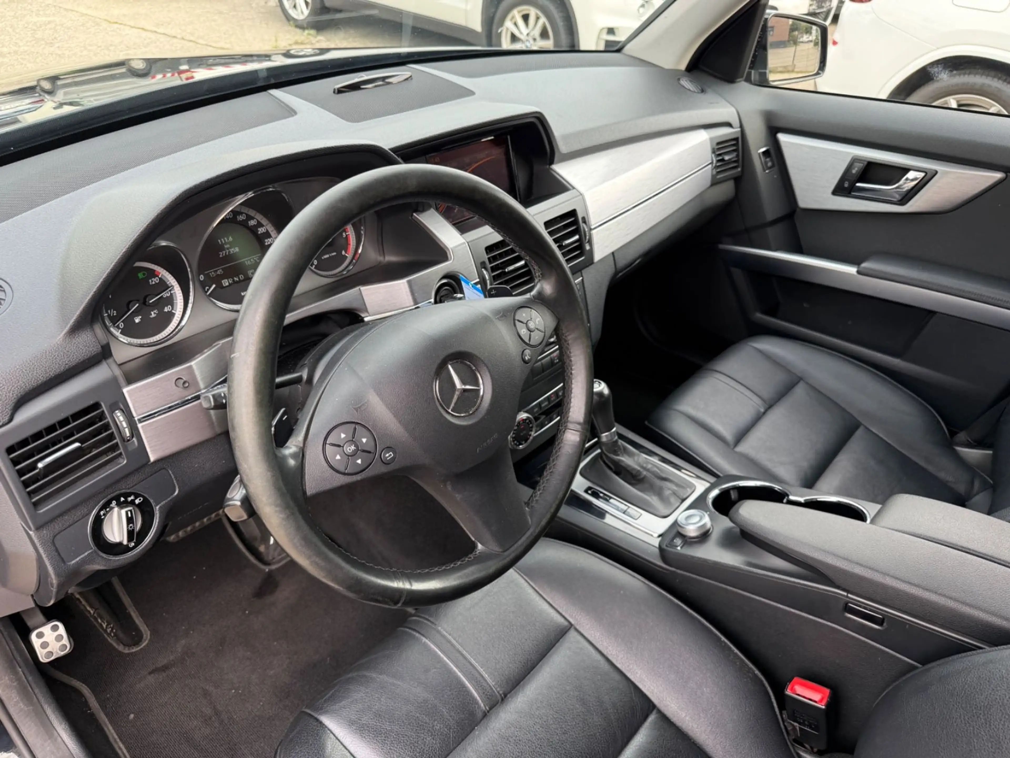 Mercedes-Benz GLK 350 CDI 4Matic/Leder/AHK/Navi/Automatik — photo 11