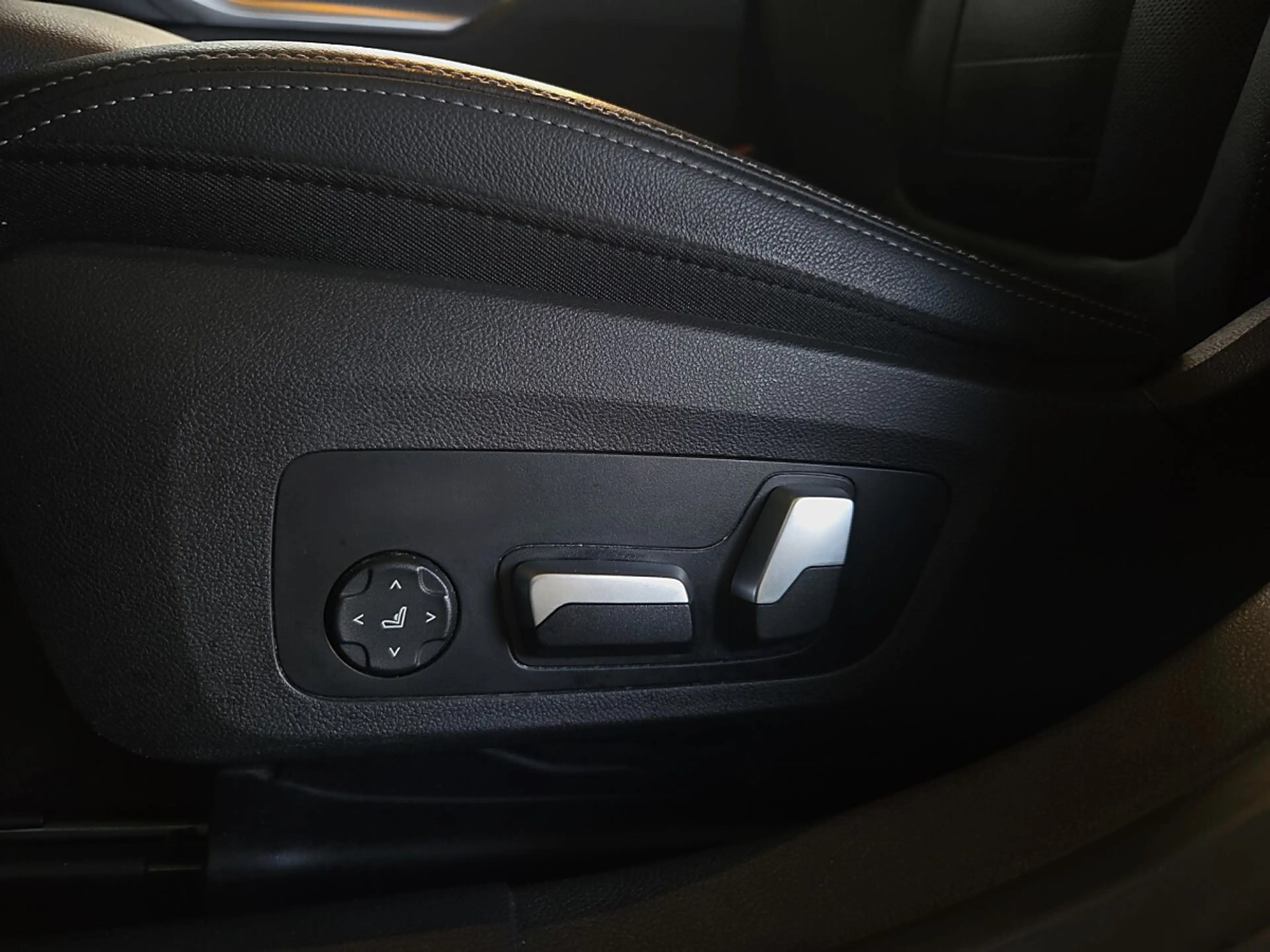 BMW i4 4er - M50 i xDrive — photo 16