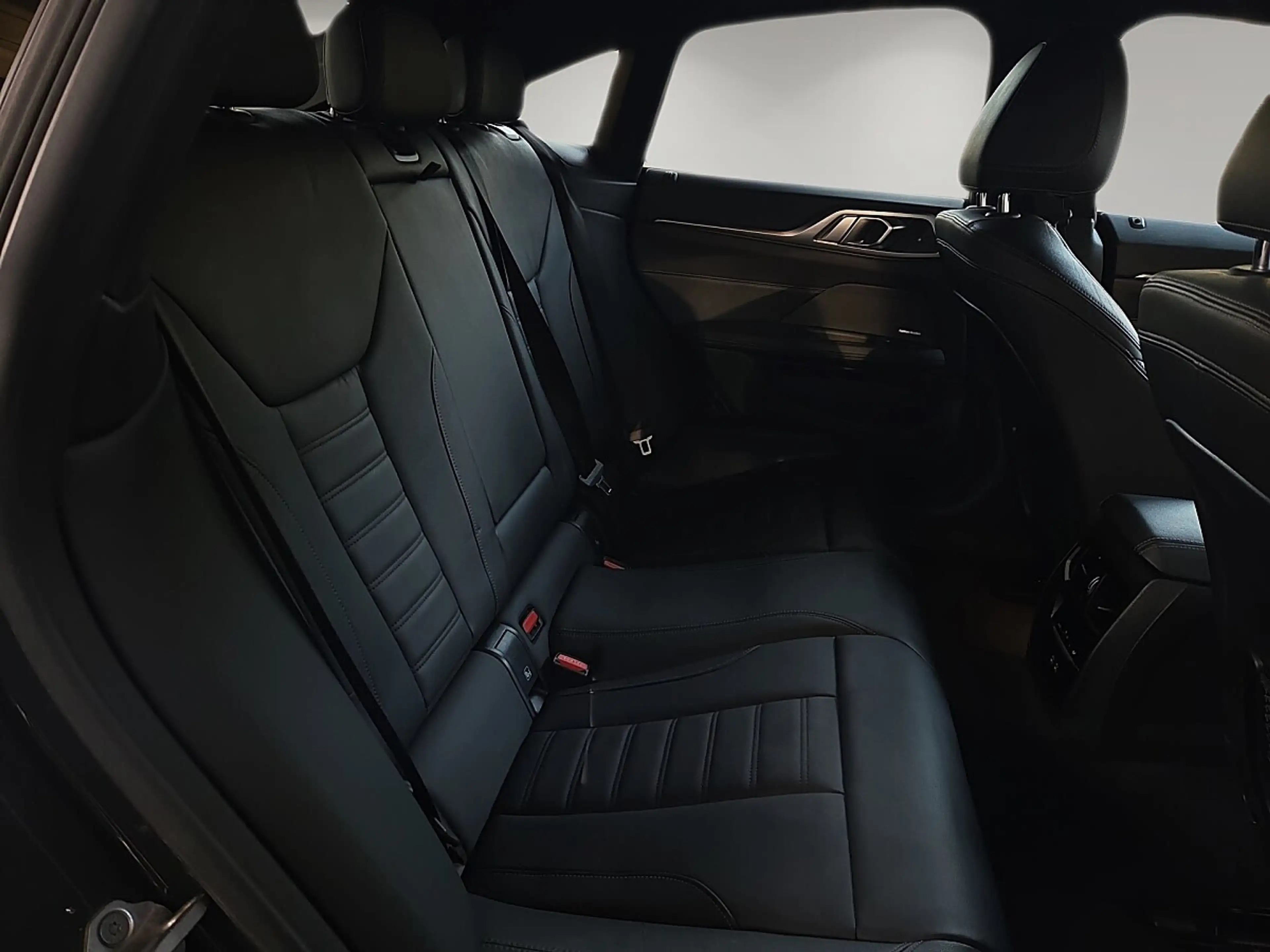 BMW i4 4er - M50 i xDrive — photo 38