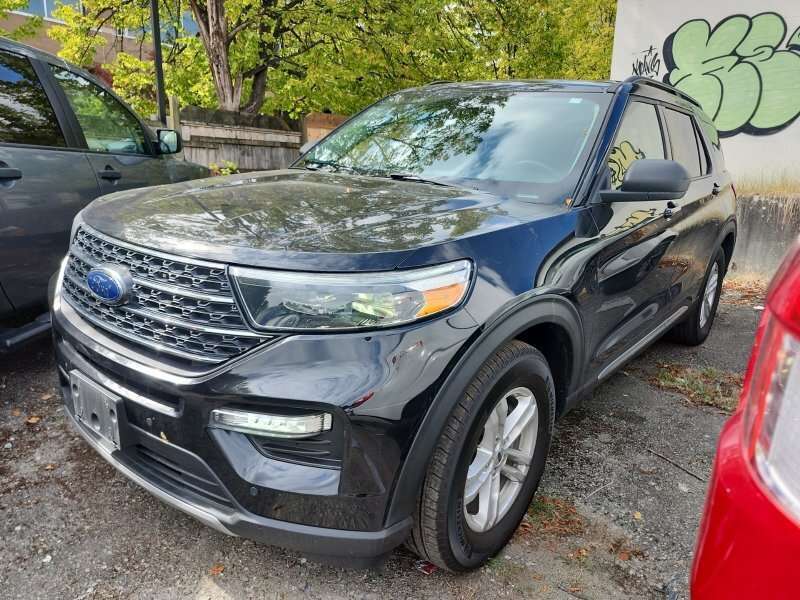  2022 Ford Explorer XLT AWD   