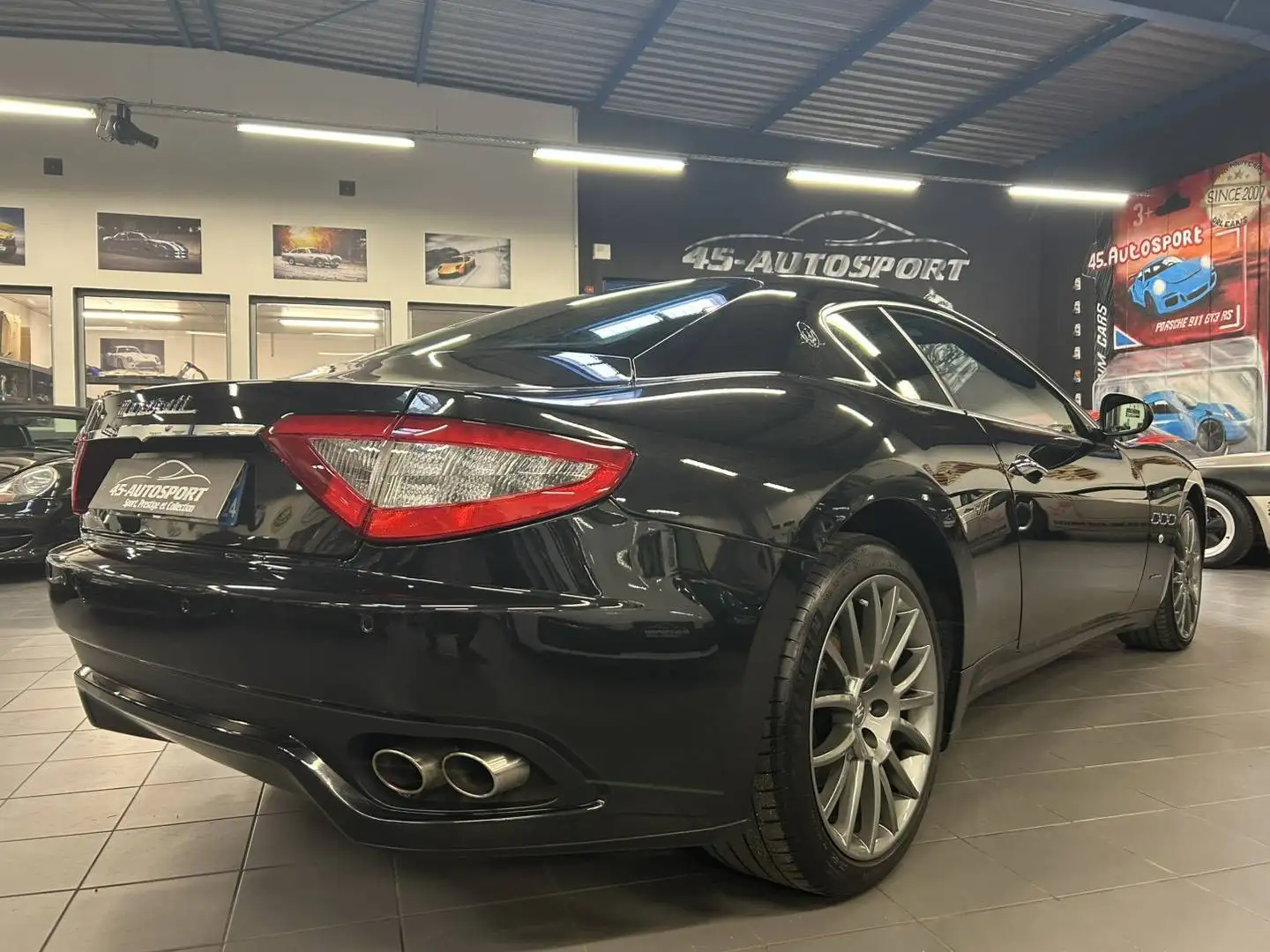 Maserati GranTurismo 4.7 V8 440 CH S Schwarz - 2