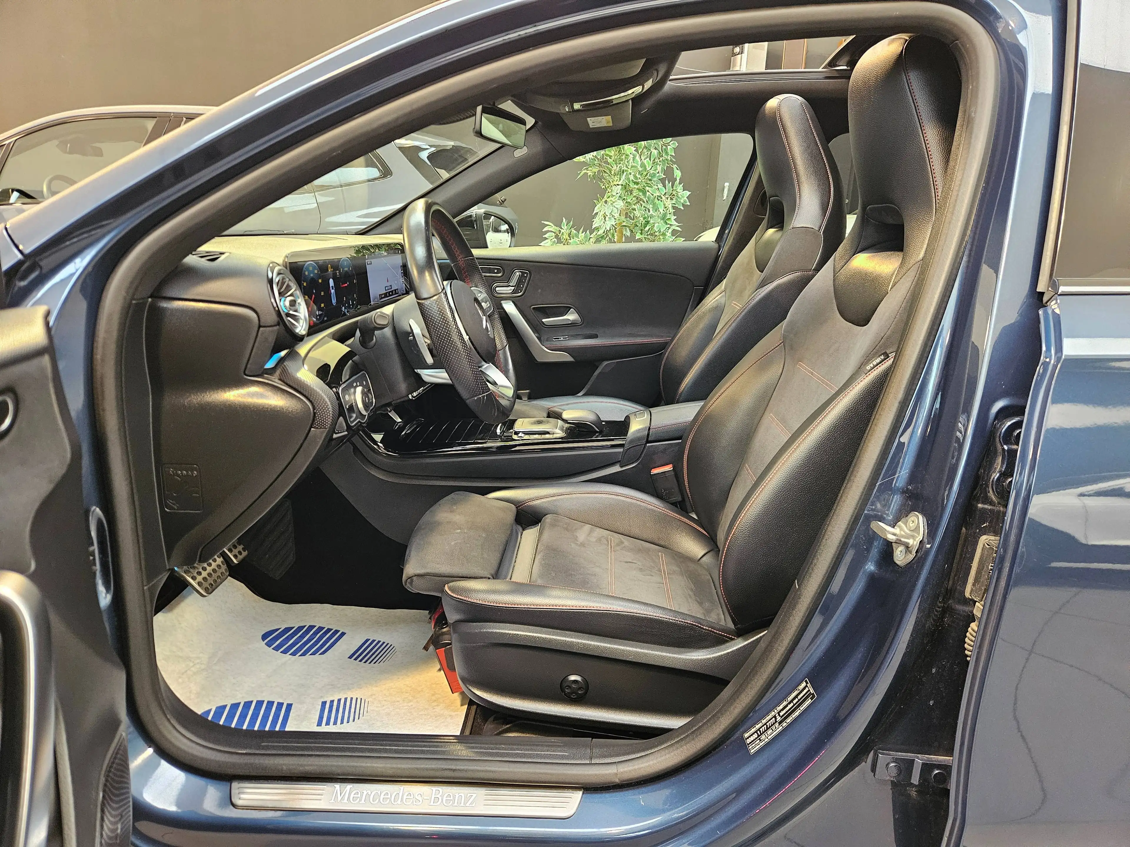 Mercedes-Benz A 180 A 180 D PACK AMG ,BOITE AUTO,TOIT PANORAMIQUE,CUIR,GPS,CAMERA,GARANTIE 1 AN — photo 13