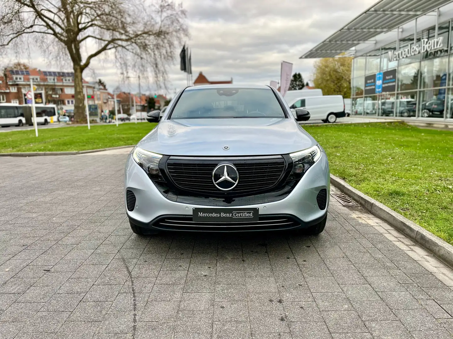 Mercedes-Benz EQC 400 EQC 80 kWh 400 4-Matic Grijs - 2