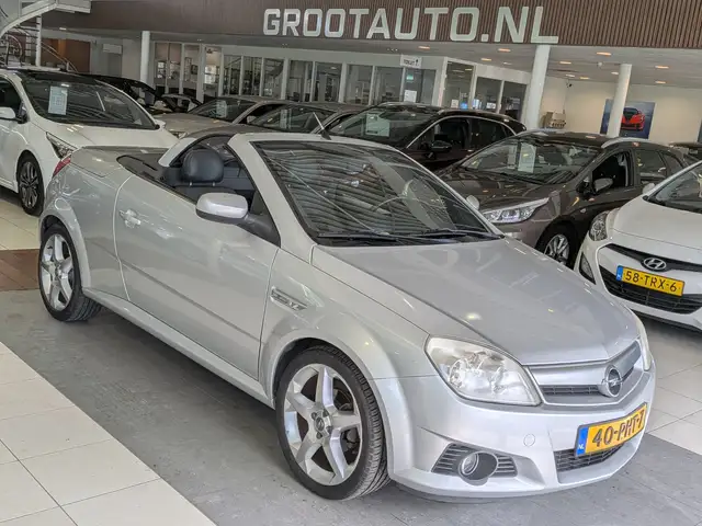 Opel Tigra TwinTop 1.8-16V Linea Rosso Airco, Stuurbekrachtig