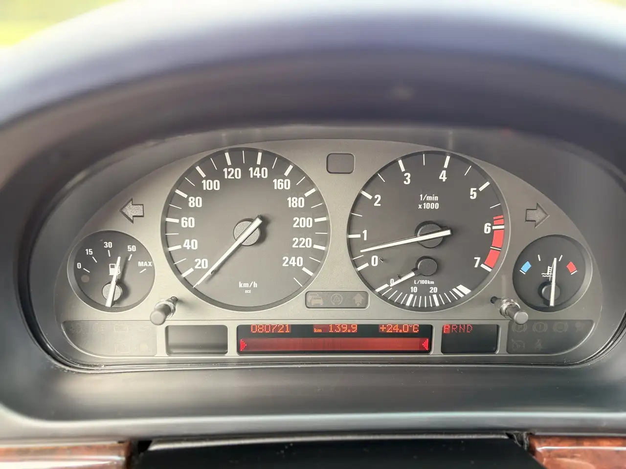 BMW 540 i V8, foto 10