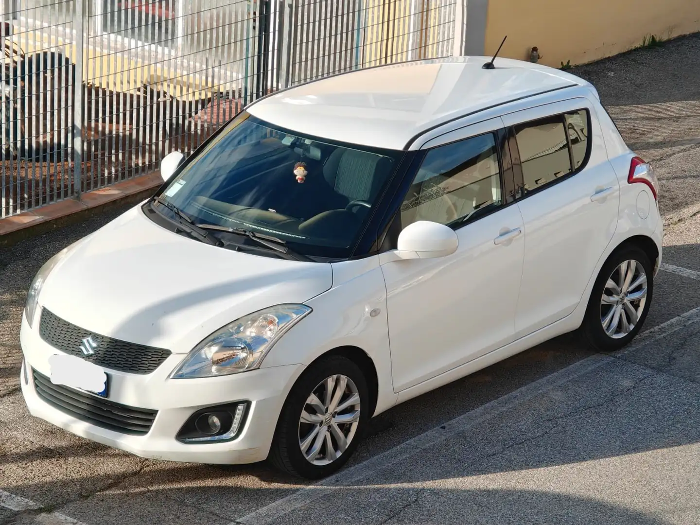 Suzuki Swift Swift V 2015 5p 1.2 vvt B-Cool E6 Bianco - 1