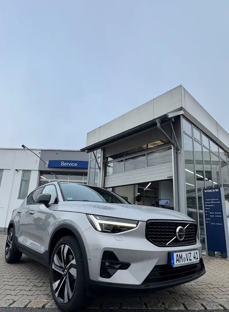 Volvo XC40 B4 Ultimate Dark*360*PIXEL-LED*STANDHEIZUNG Silber - 1