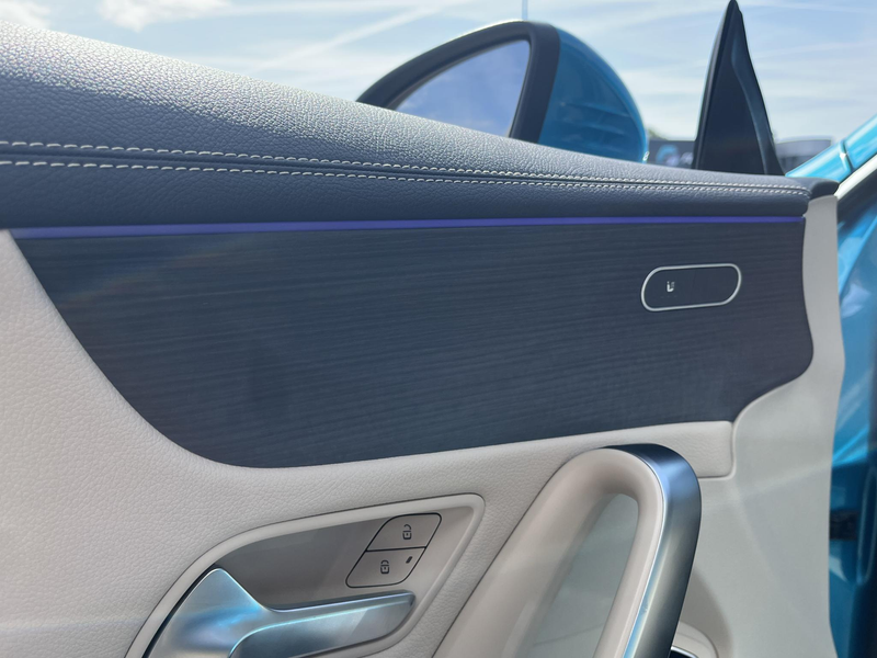 Mercedes-Benz CLA 180 Shooting Brake Star Edition Luxury Line — photo 9