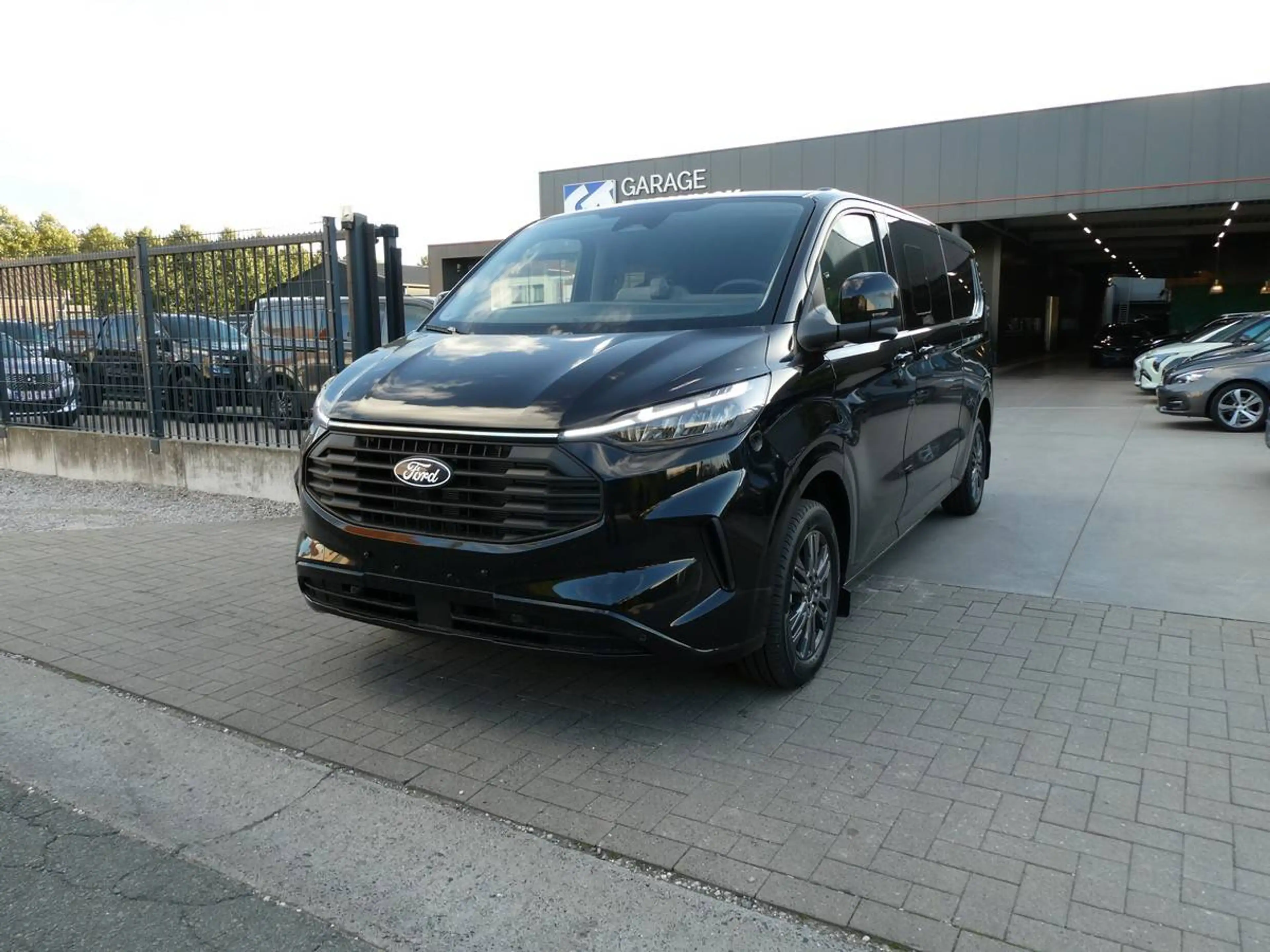 Ford Transit Custom L2 Multi-Use 5pl 2.0 TDCi 170pk Automaat Limited BLIS ACC 360° Trekhaak — photo 2