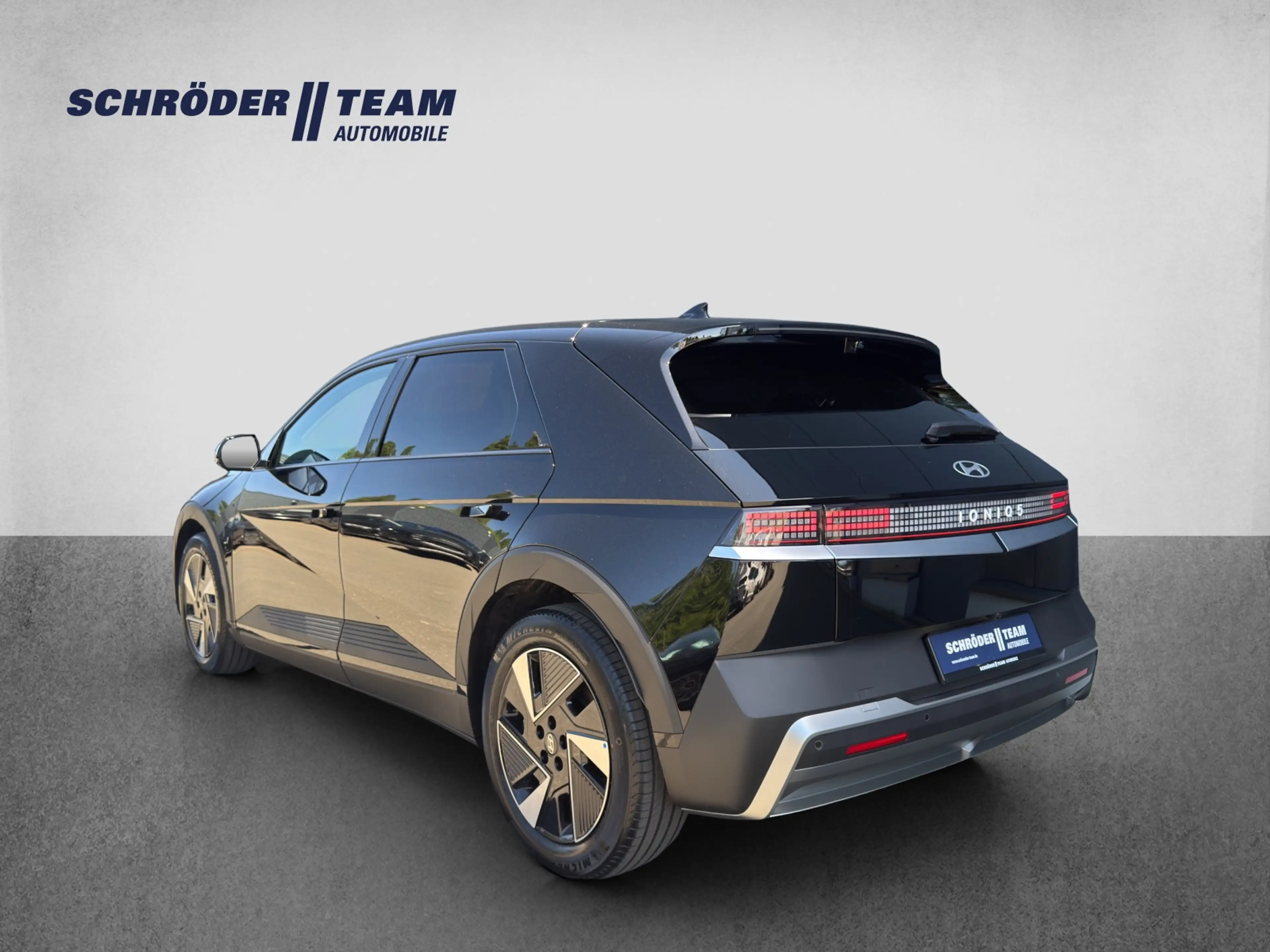 Hyundai IONIQ 5 Elektro 84,0 kWh Uniq PANO/MATRIX/BOSE — photo 3