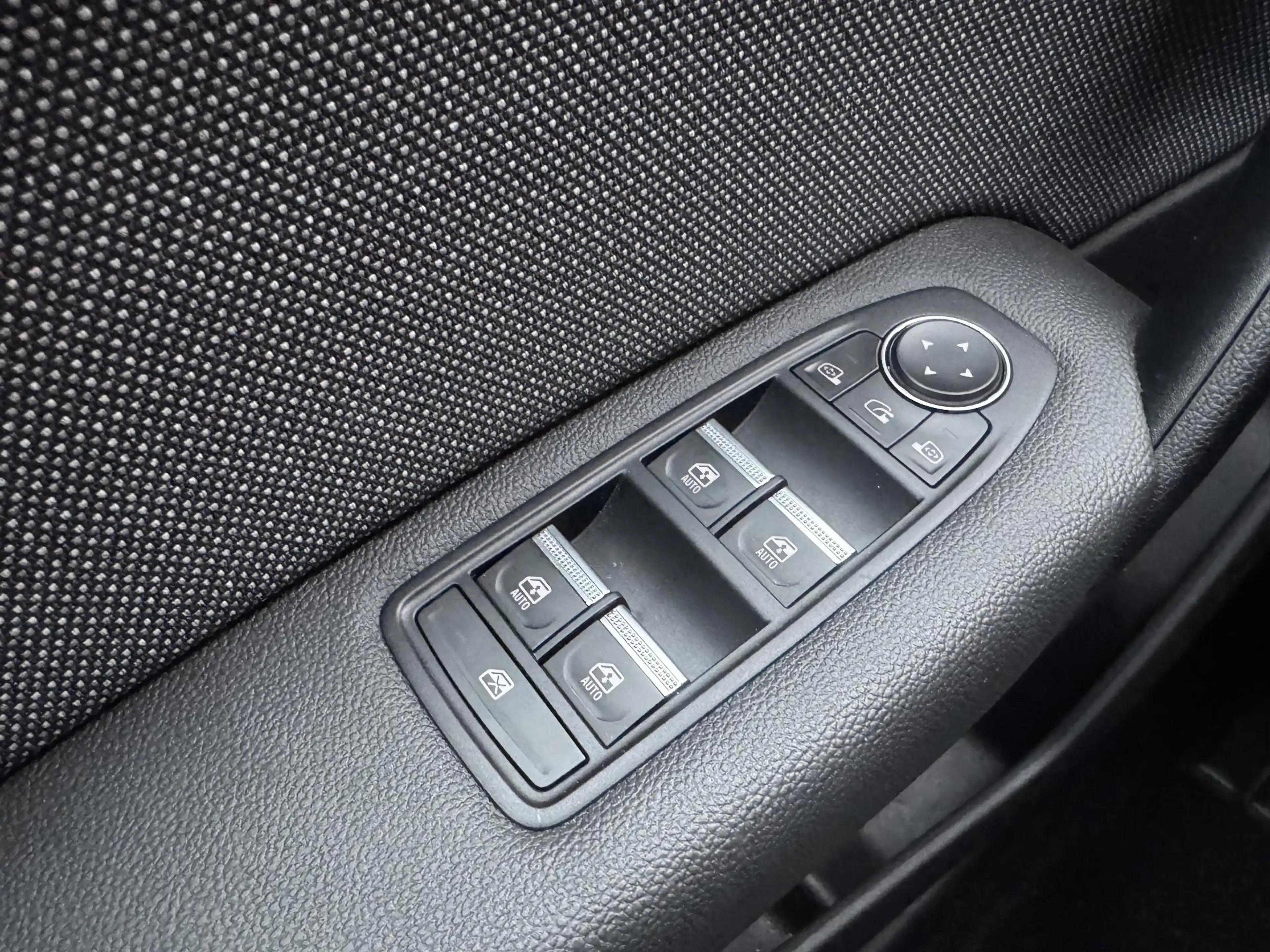 Renault Captur 1.8 E-Tech Full Hybrid 160 Techno | Camera | Navig — photo 18