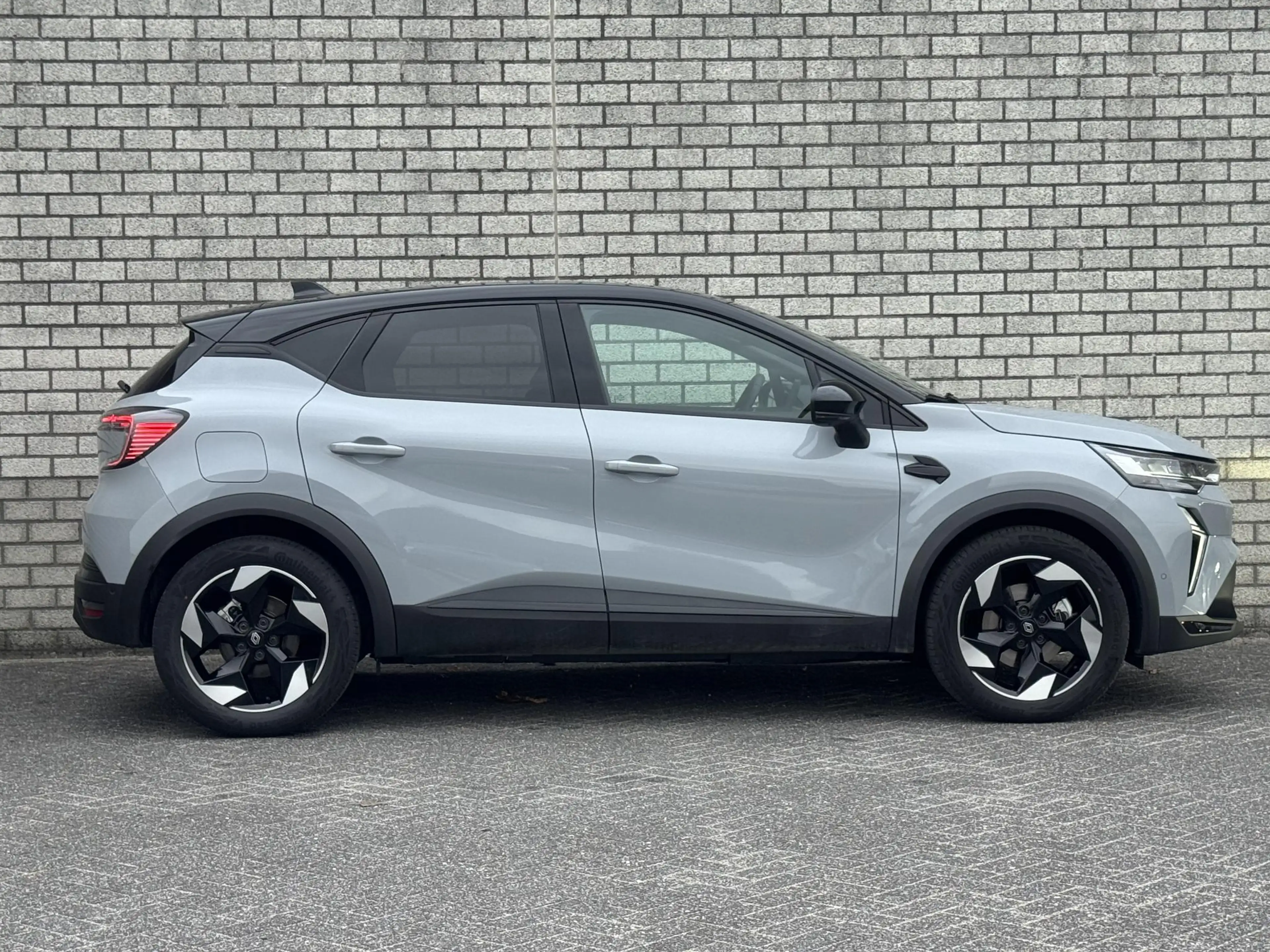Renault Captur 1.8 E-Tech Full Hybrid 160 Techno | Camera | Navig — photo 16