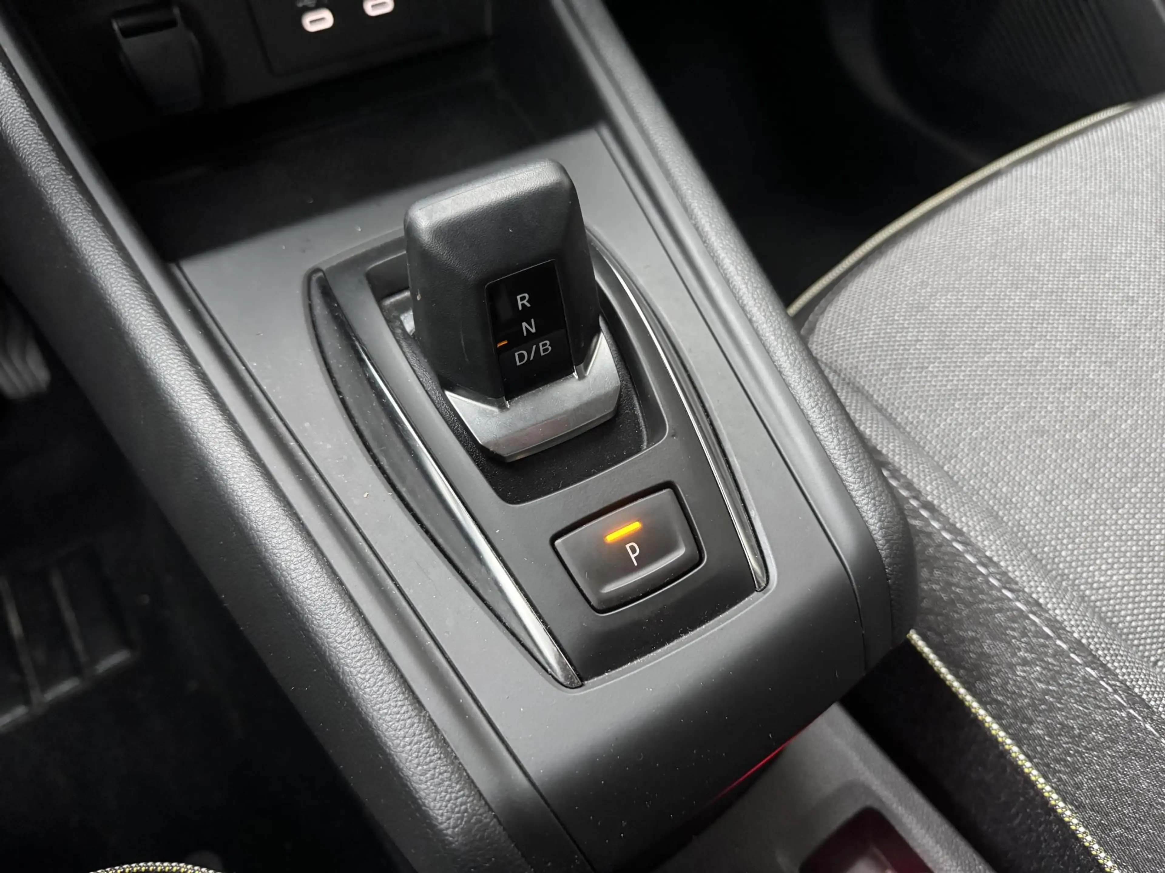 Renault Captur 1.8 E-Tech Full Hybrid 160 Techno | Camera | Navig — photo 23