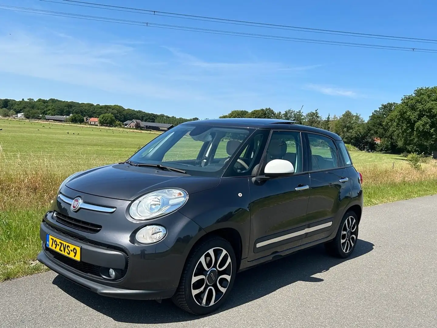 Fiat 500L 0.9 TwinAir Lounge, Pano, Cruise, ECC, Haak, 17"LM Grijs - 2