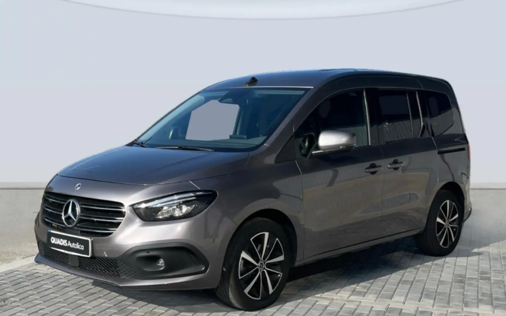 Mercedes-Benz T-Class 180d 7G-DCT Silber - 1