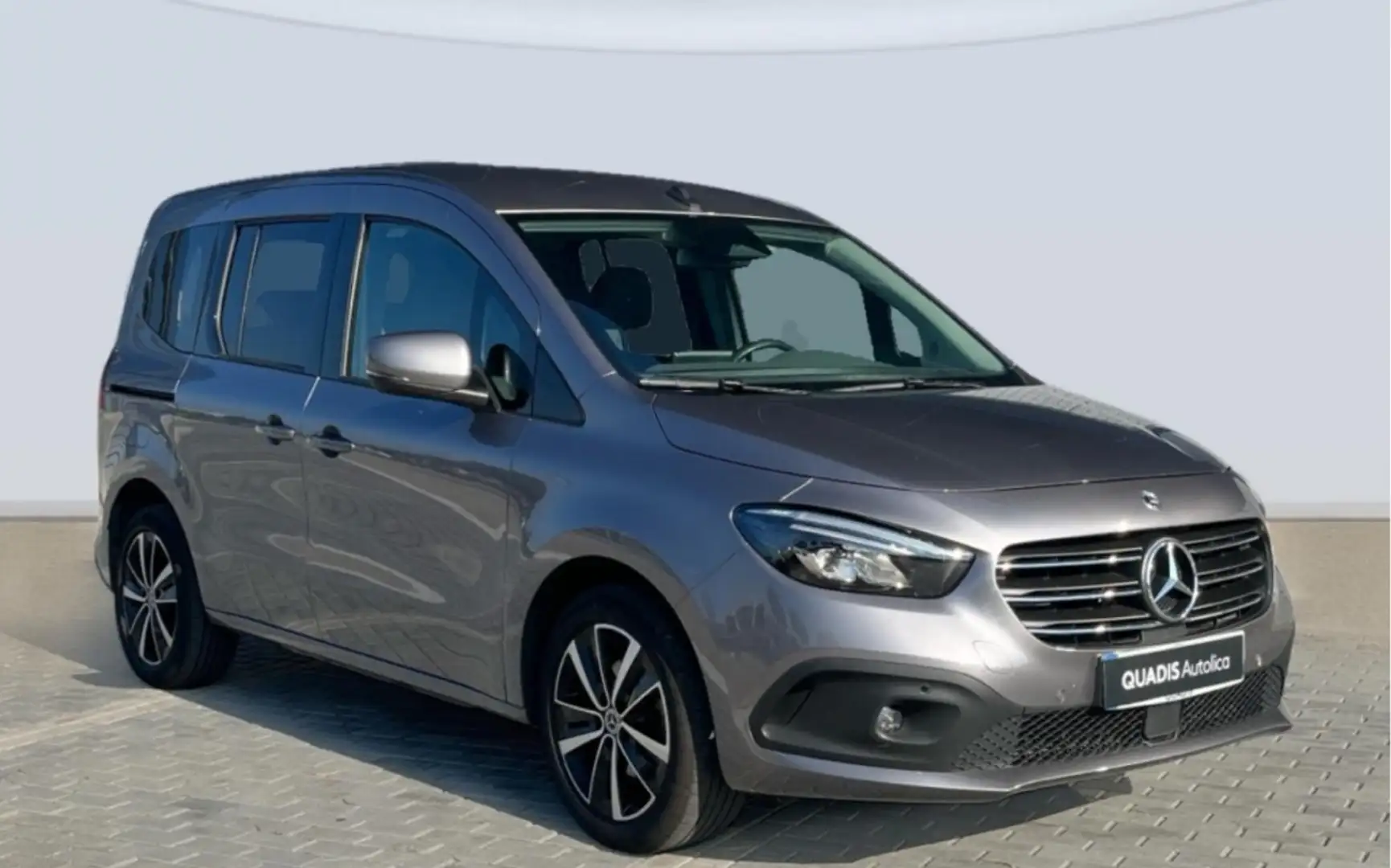 Mercedes-Benz T-Class 180d 7G-DCT Silber - 2