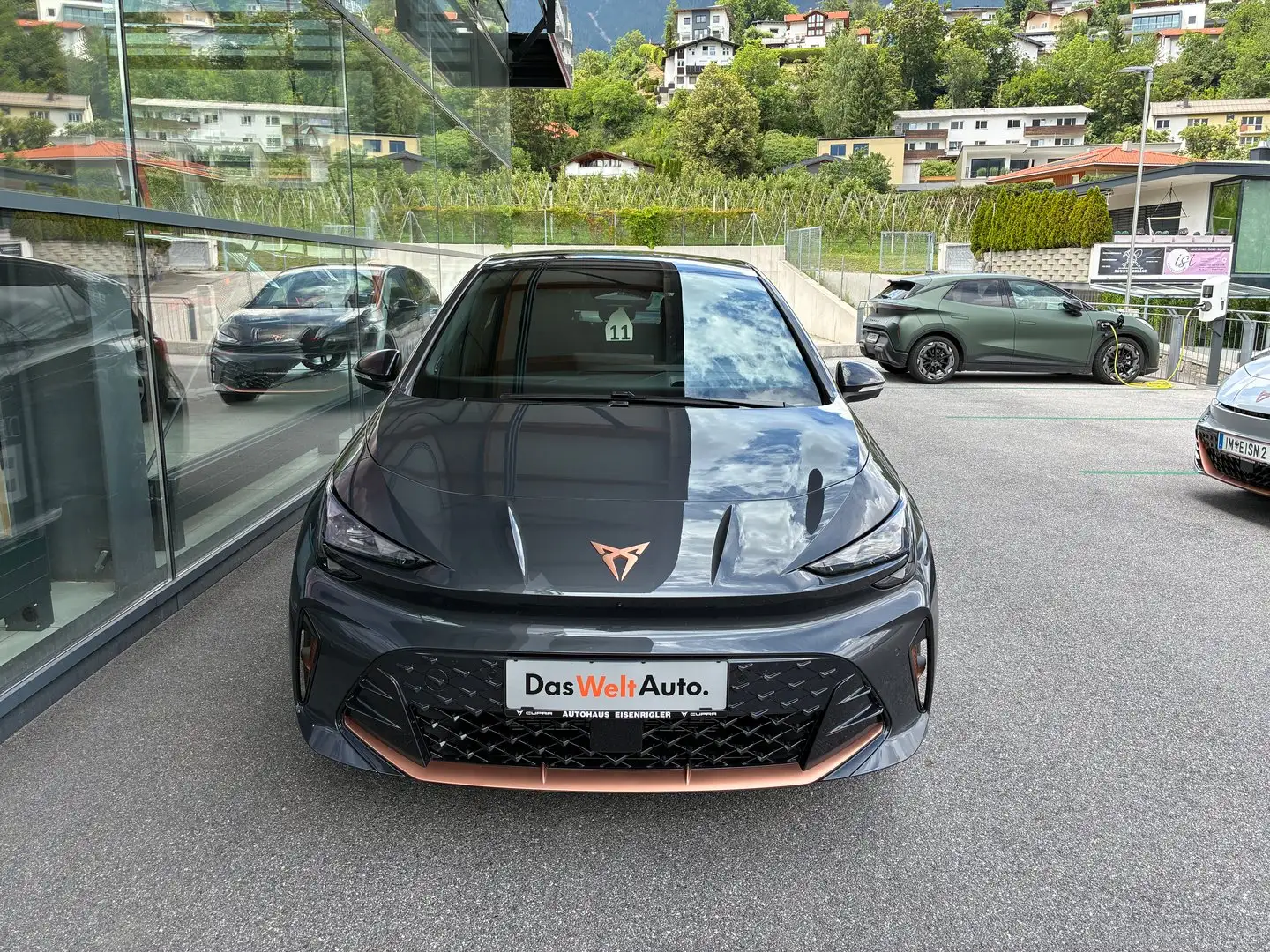 CUPRA Born PLUS 58/61 140kW/190PS Grau - 2