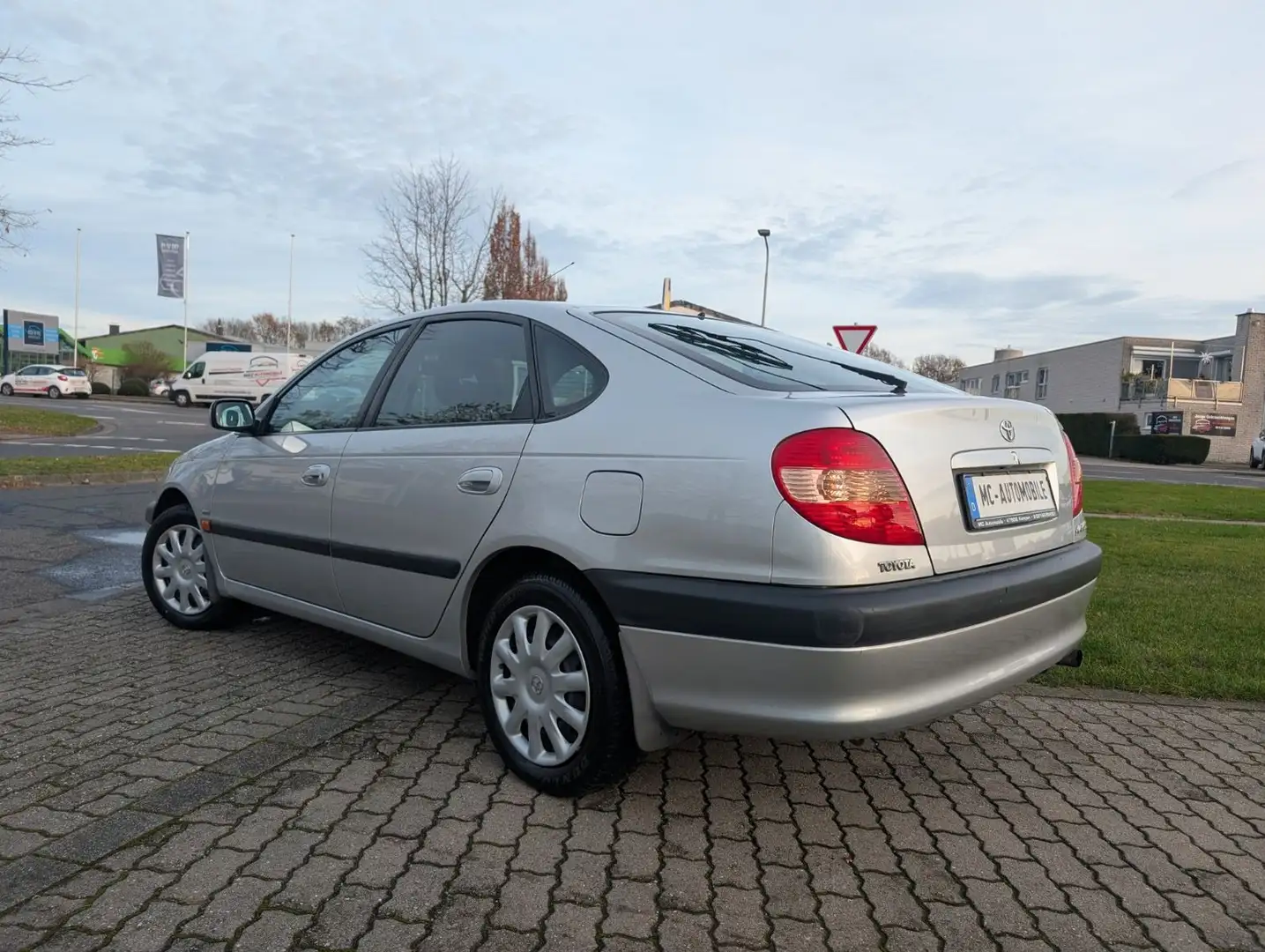 Toyota Avensis 1.8 Style*KLIMA*ZV-FUNK*RADIO-CD*SHZ !! Ezüst - 2