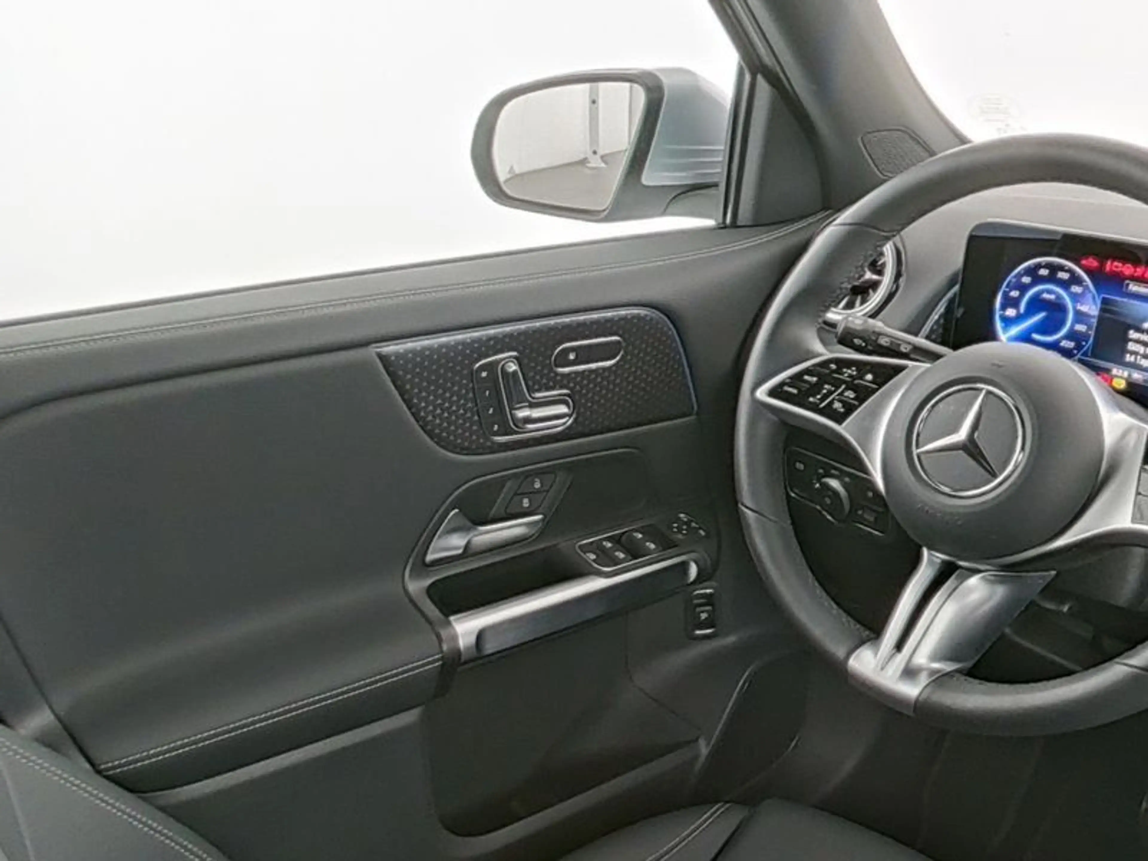 Mercedes-Benz EQB 250 PROG-ADVANC+ 360° MEMORY FAP SOUND WDGS — photo 9