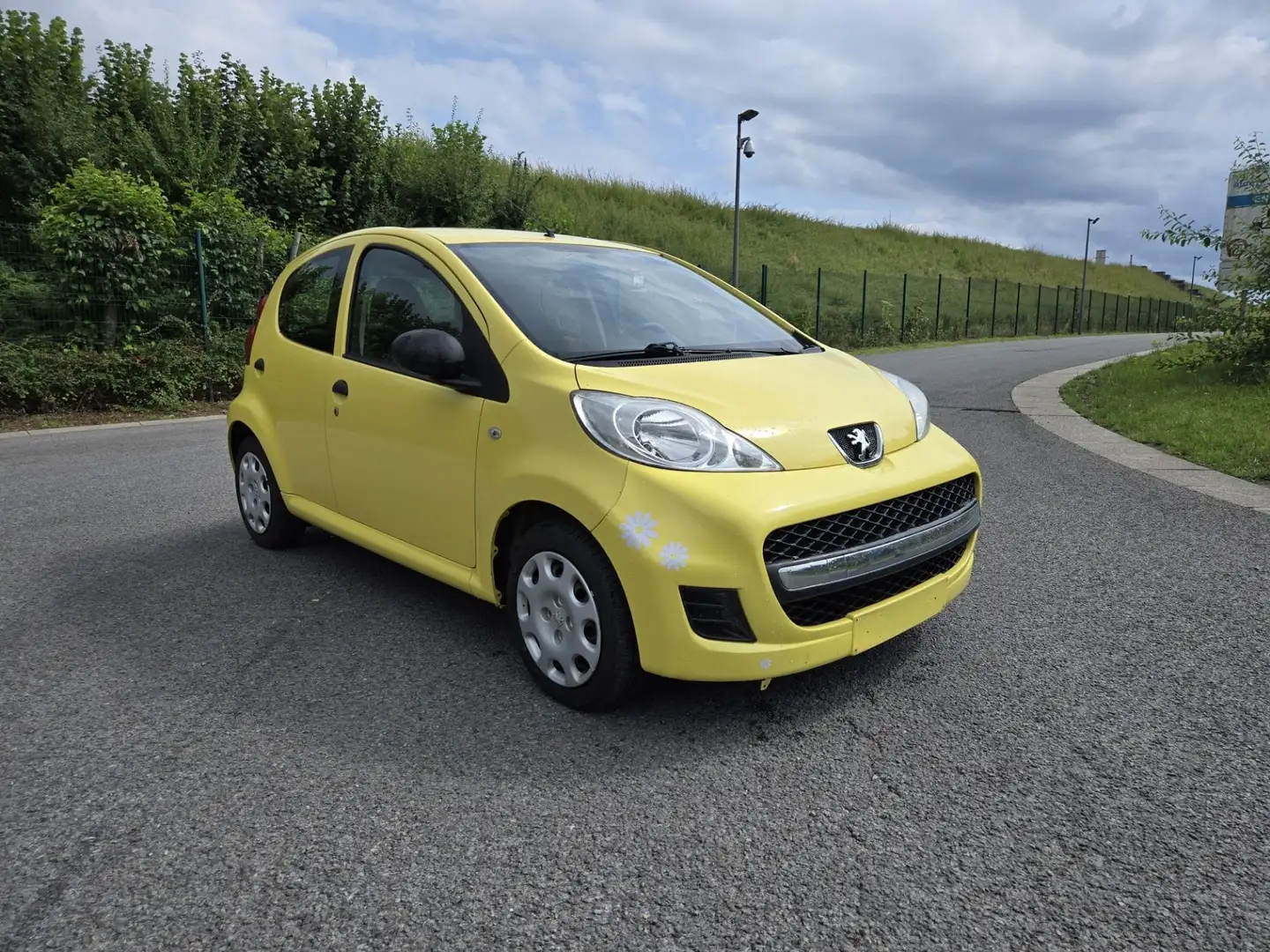 Peugeot 107 1.0i Urban - 1