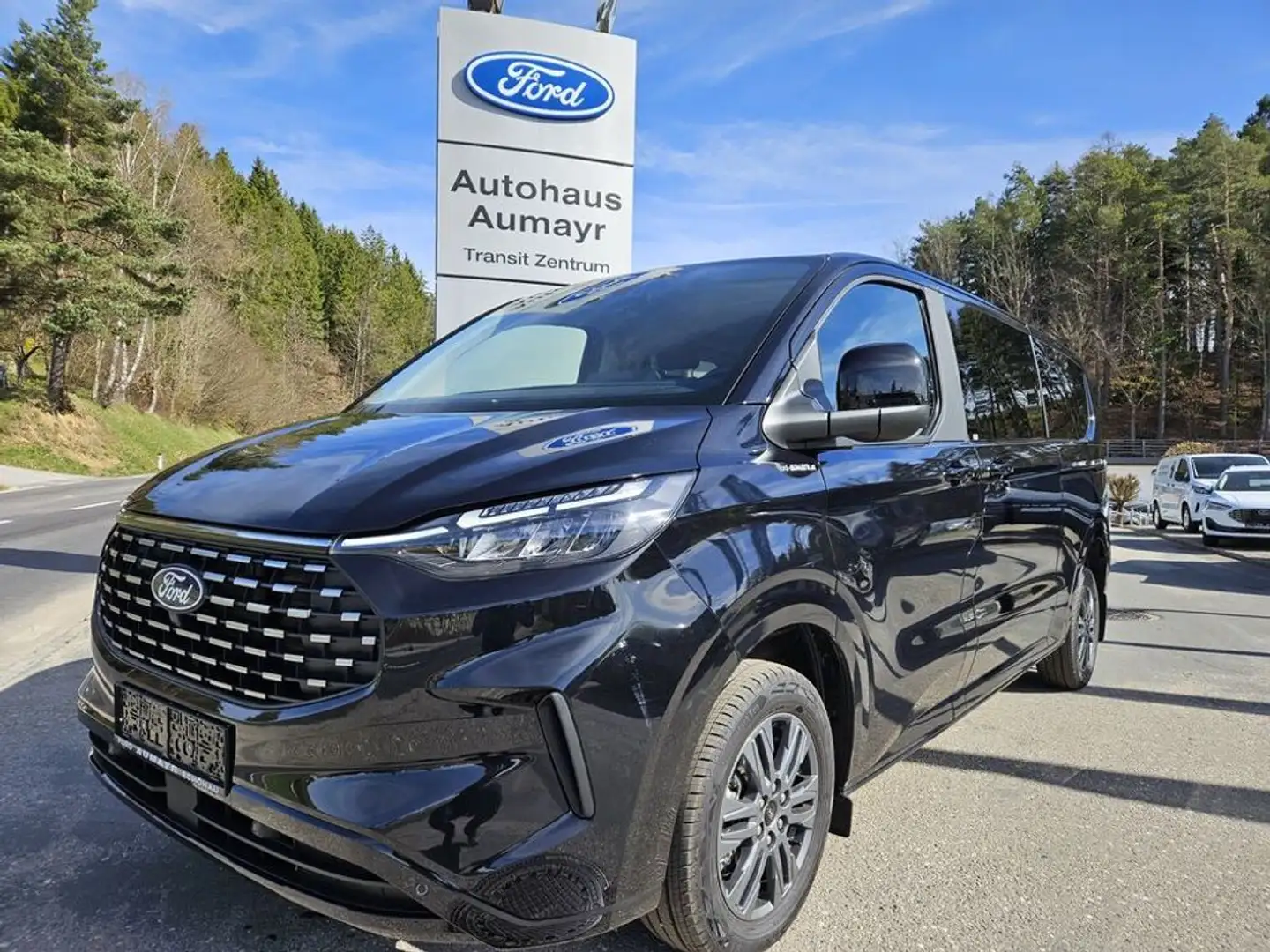 Ford Tourneo Custom L2 FWD Titanium + ACC + AHK Schwarz - 2