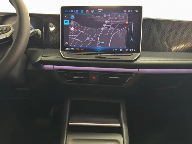 Volkswagen Tiguan view 13