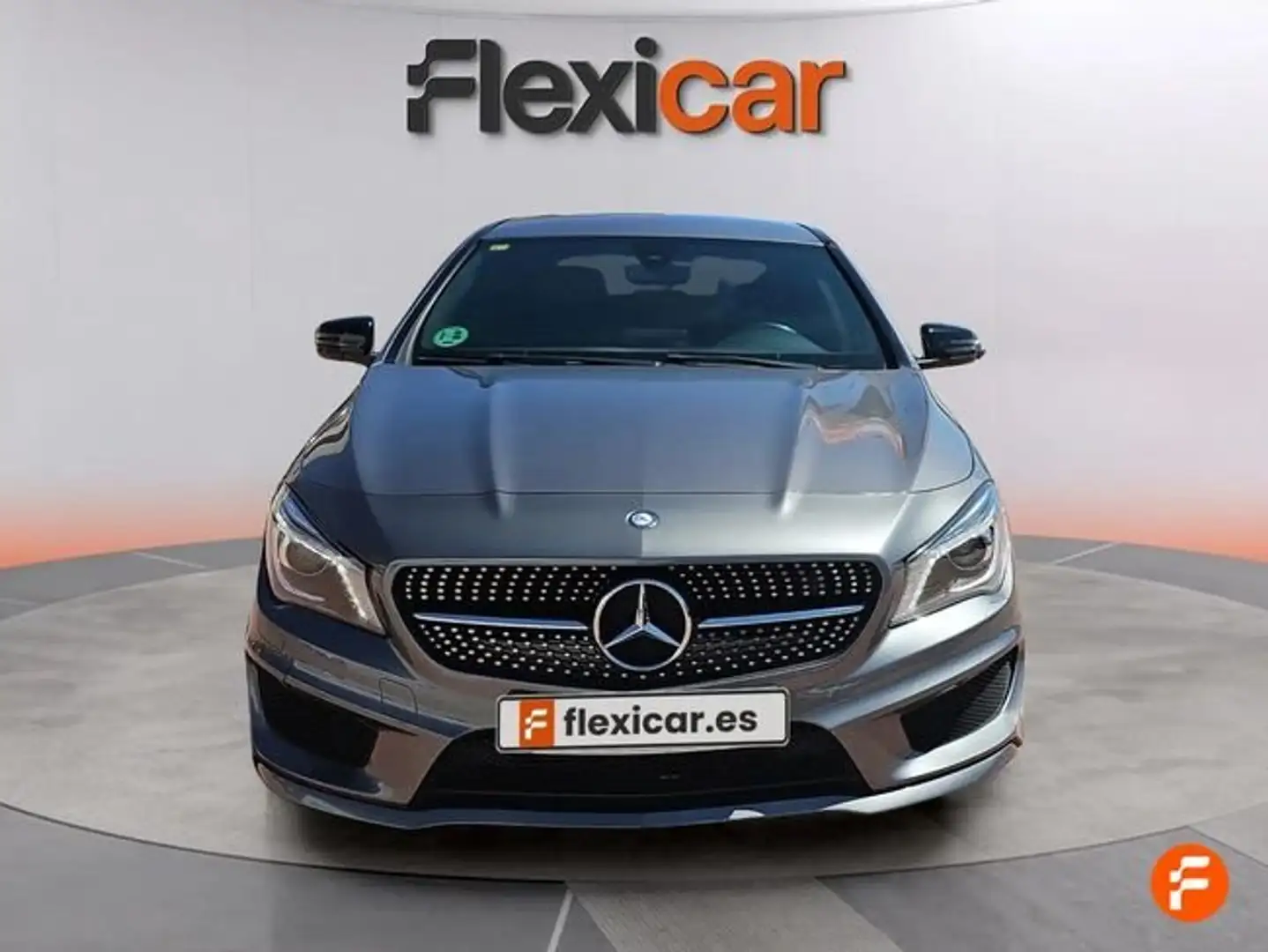 Mercedes-Benz CLA 200 200d AMG Line Gris - 2