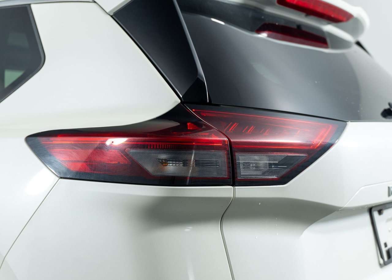 2021 Nissan Rogue SV — снимка 1