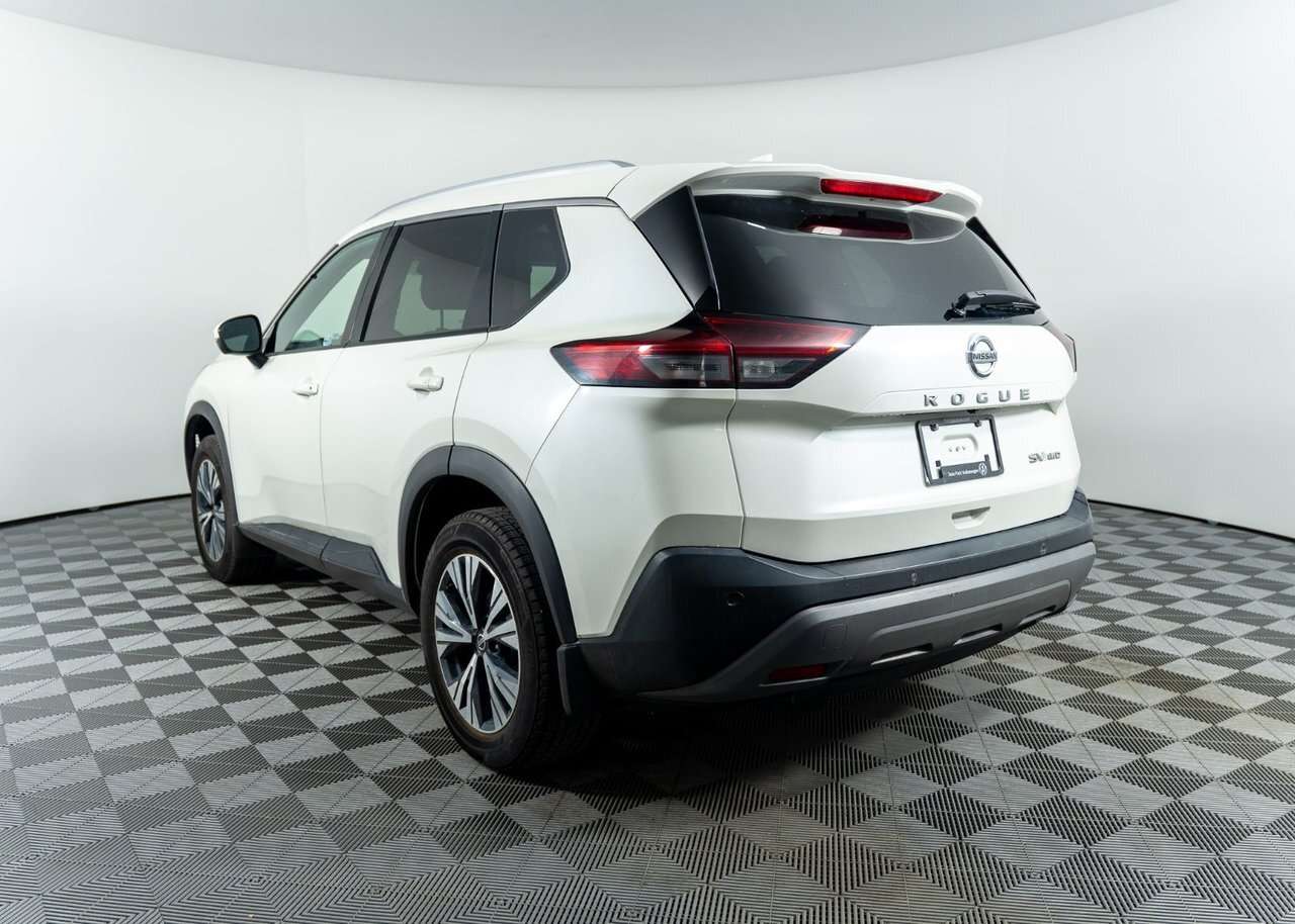 2021 Nissan Rogue SV — снимка 1