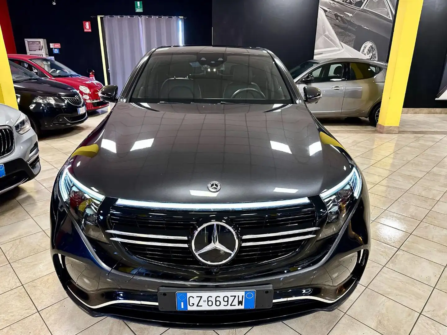Mercedes-Benz EQC 400 4Matic Premium Plus UNIPRO TETTO NAVI FULL Gris - 2