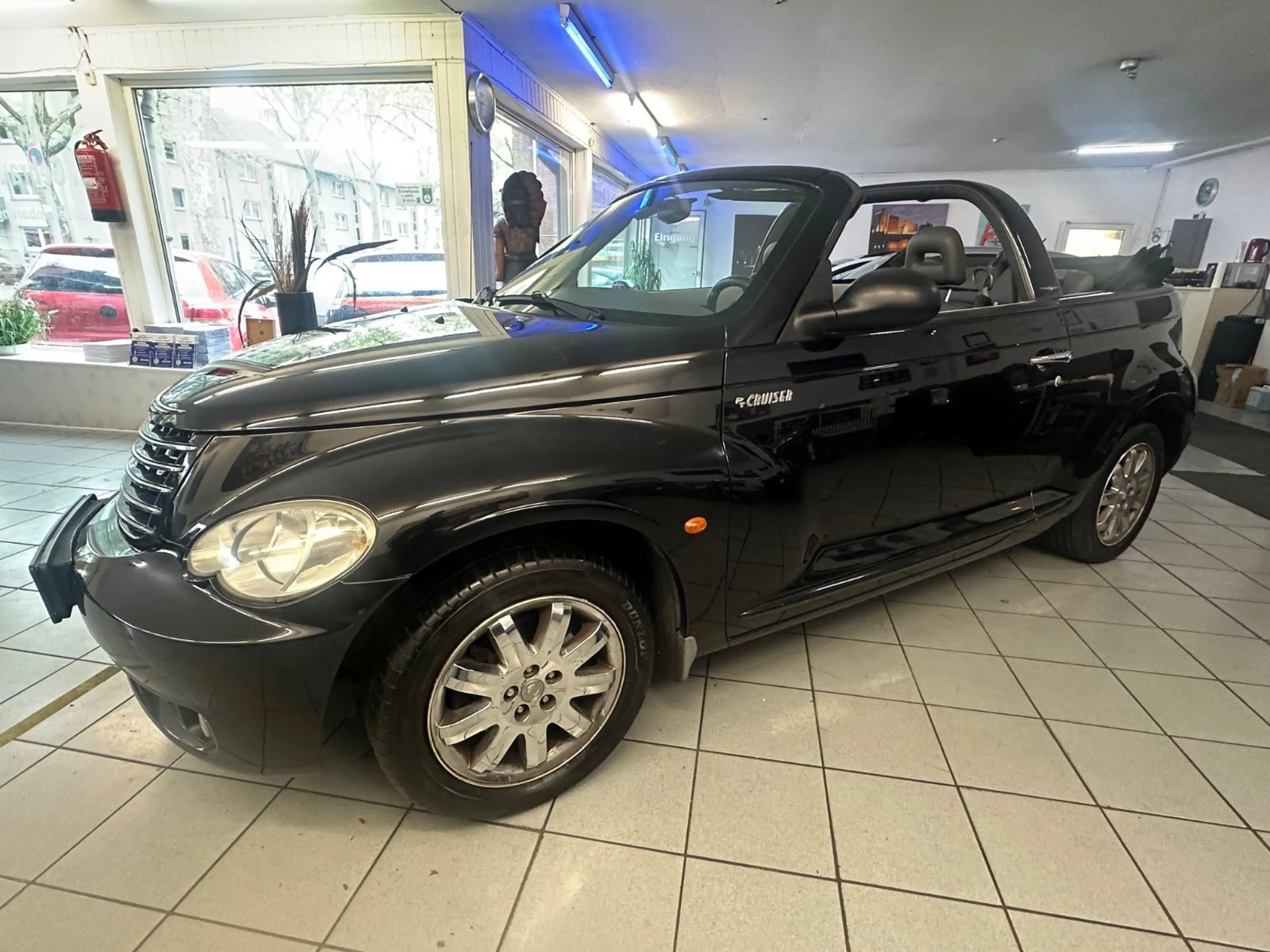 Chrysler PT Cruiser Cabrio 2.4 Limited — photo 14