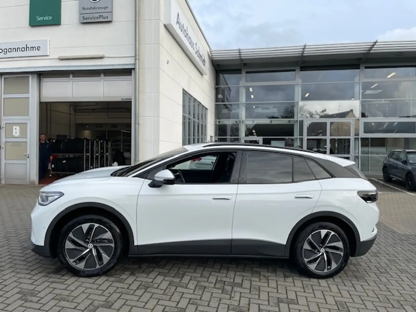 Volkswagen ID.4 Pure AHK R-Kamera SideAssist ACC Wärmep. IQ-Light Weiß - 2