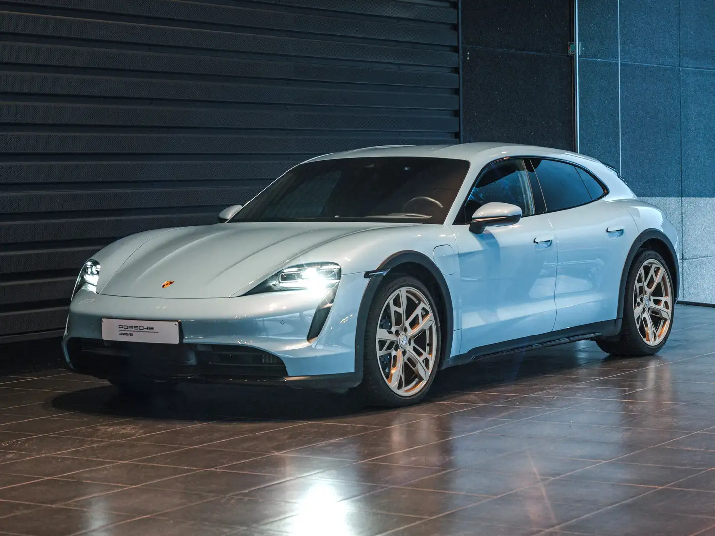Porsche Taycan 4 Cross Turismo Bleu - 1