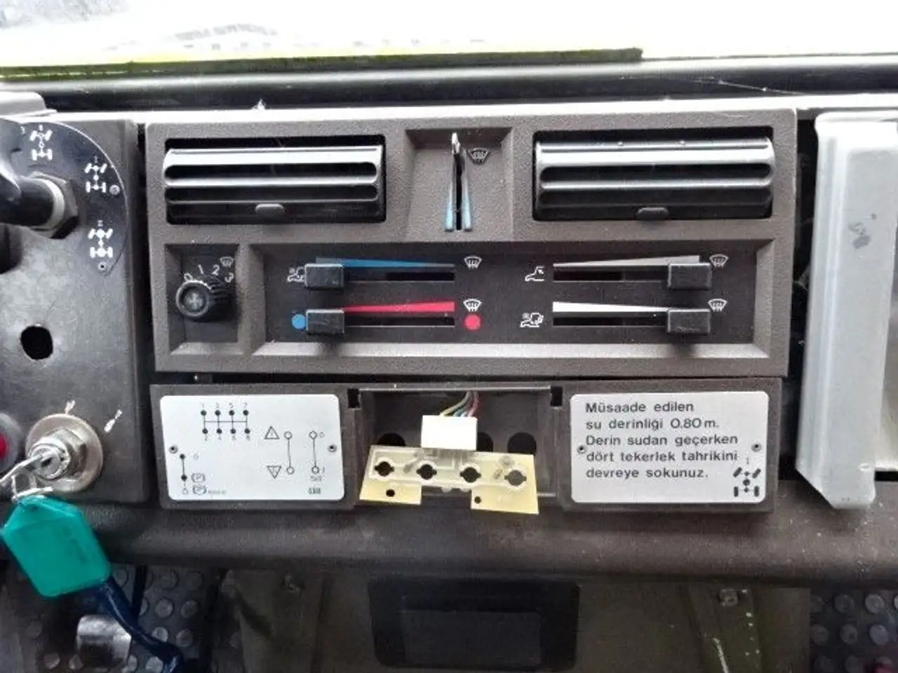 Mercedes-Benz Unimog U 1300 L Turbo OM 366 Pritsche 4x4, foto 11