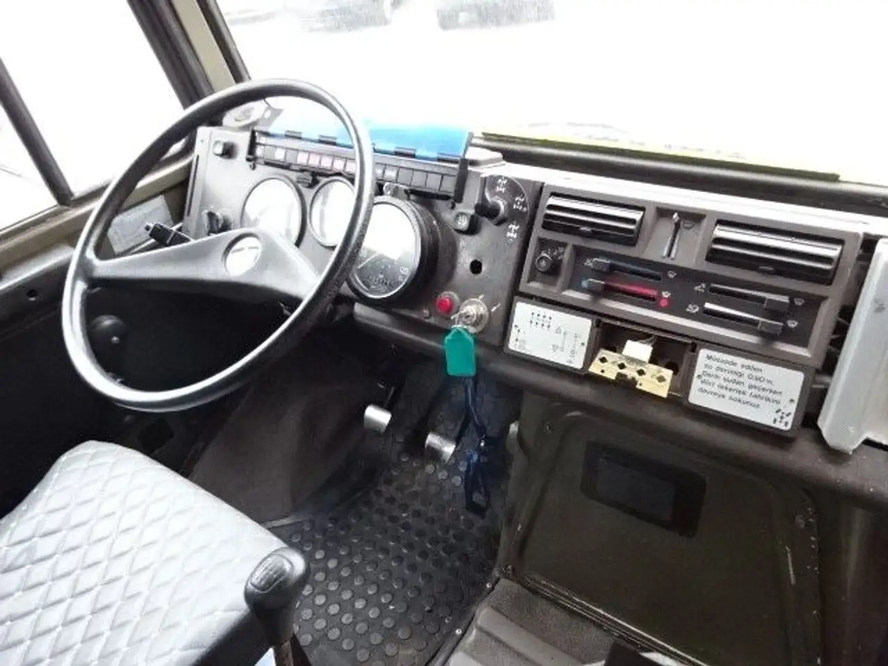 Mercedes-Benz Unimog U 1300 L Turbo OM 366 Pritsche 4x4, foto 9