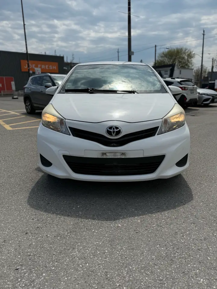 Toyota Yaris снимка Toyota Yaris