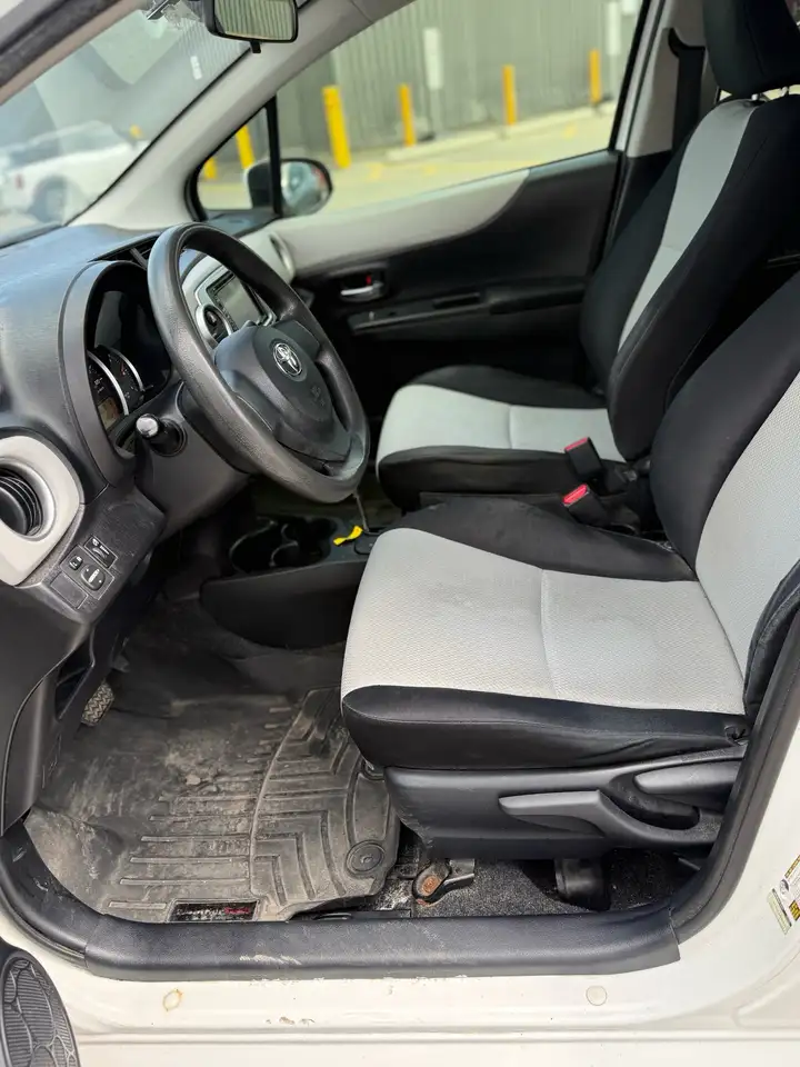 Toyota Yaris снимка Toyota Yaris