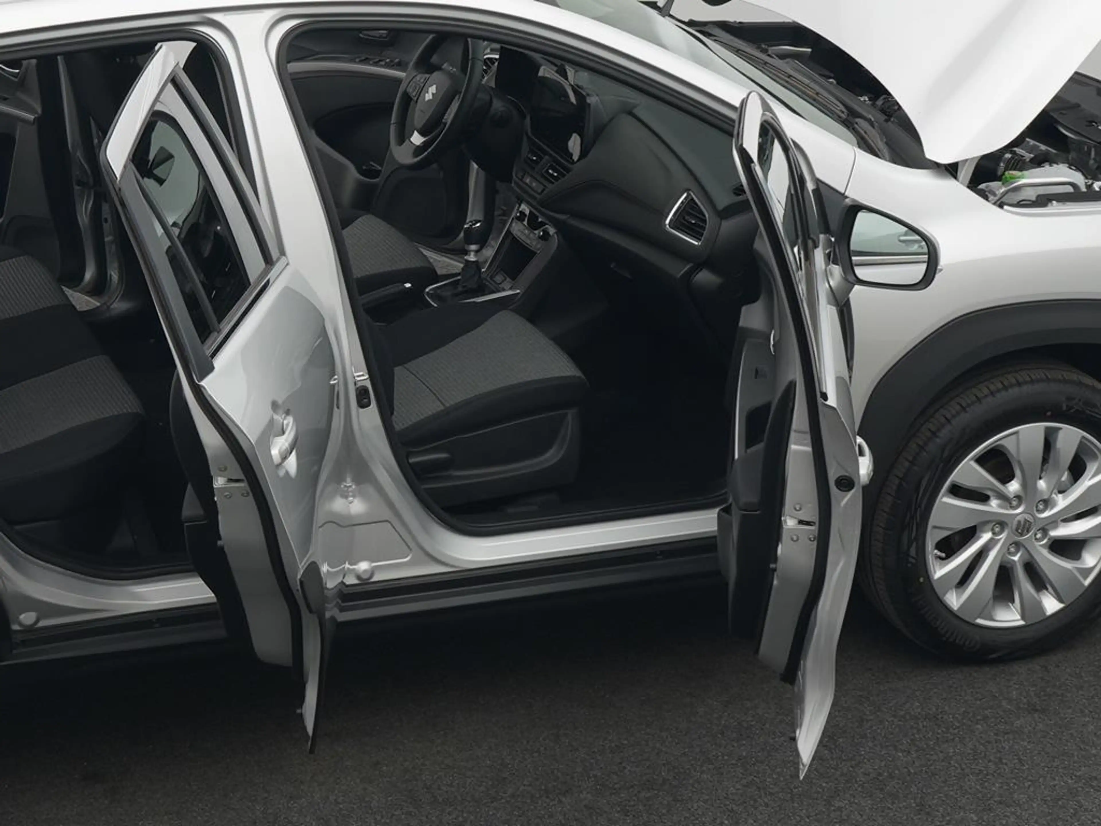 Suzuki SX4 S-Cross 1.4 COMFORT HYBRID — photo 12