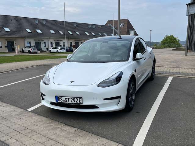 Imagine Tesla Model 3 Model 3 Langstreckenbatterie Hinterradantrieb