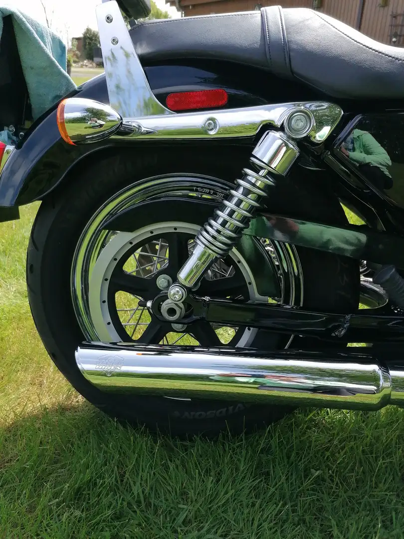 Harley-Davidson 1200 Custom Schwarz - 2