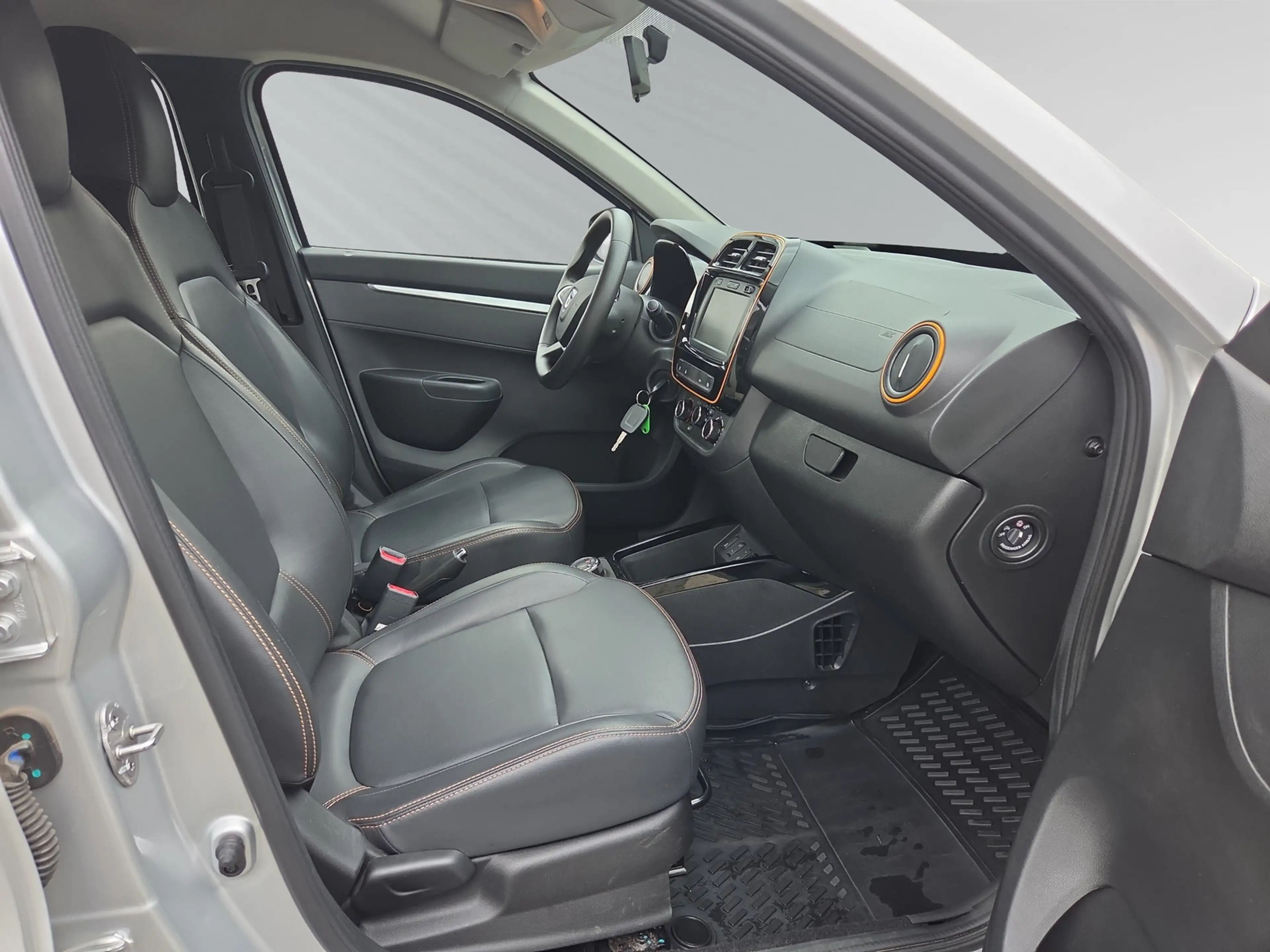 Dacia Spring Electric 45 Comfort Plus look Paket orange — photo 10