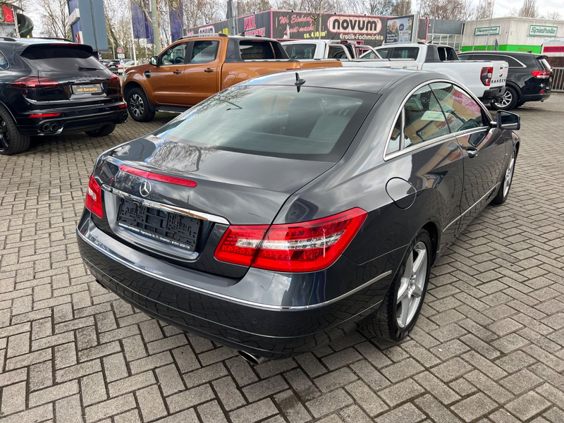 Mercedes-Benz E 350 E -Klasse Coupe E 350 CGI BlueEfficiency — photo 5