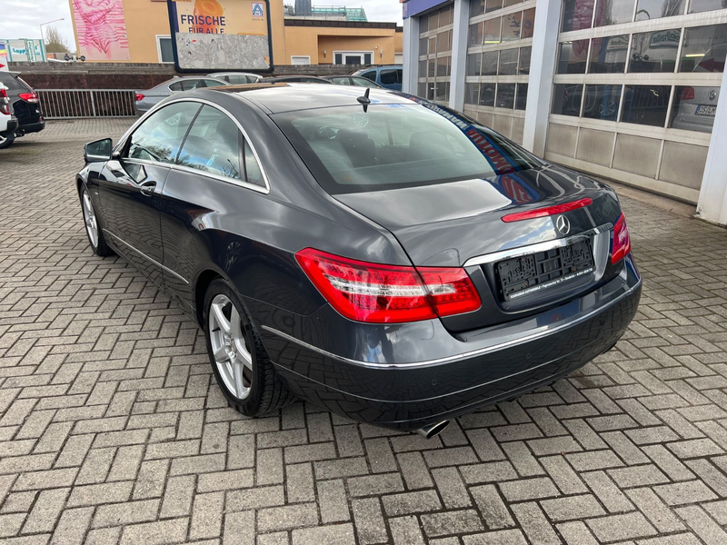 Mercedes-Benz E 350 E -Klasse Coupe E 350 CGI BlueEfficiency — photo 6