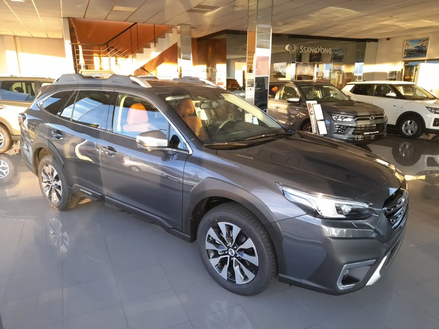 Subaru OUTBACK 2.5 Touring CVT Gris - 1