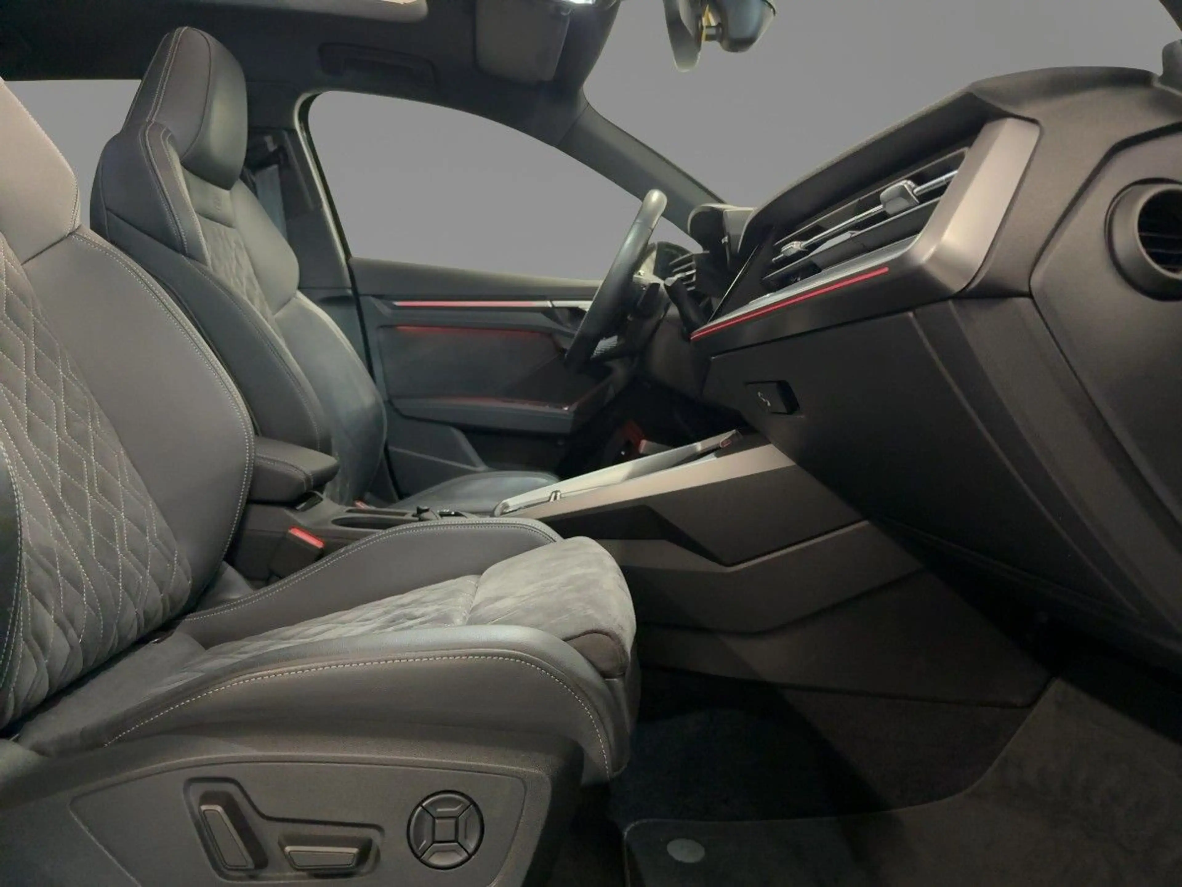 Audi S3 TFSI S tr. HUD PANO B&O NAVI MATRIX — photo 10