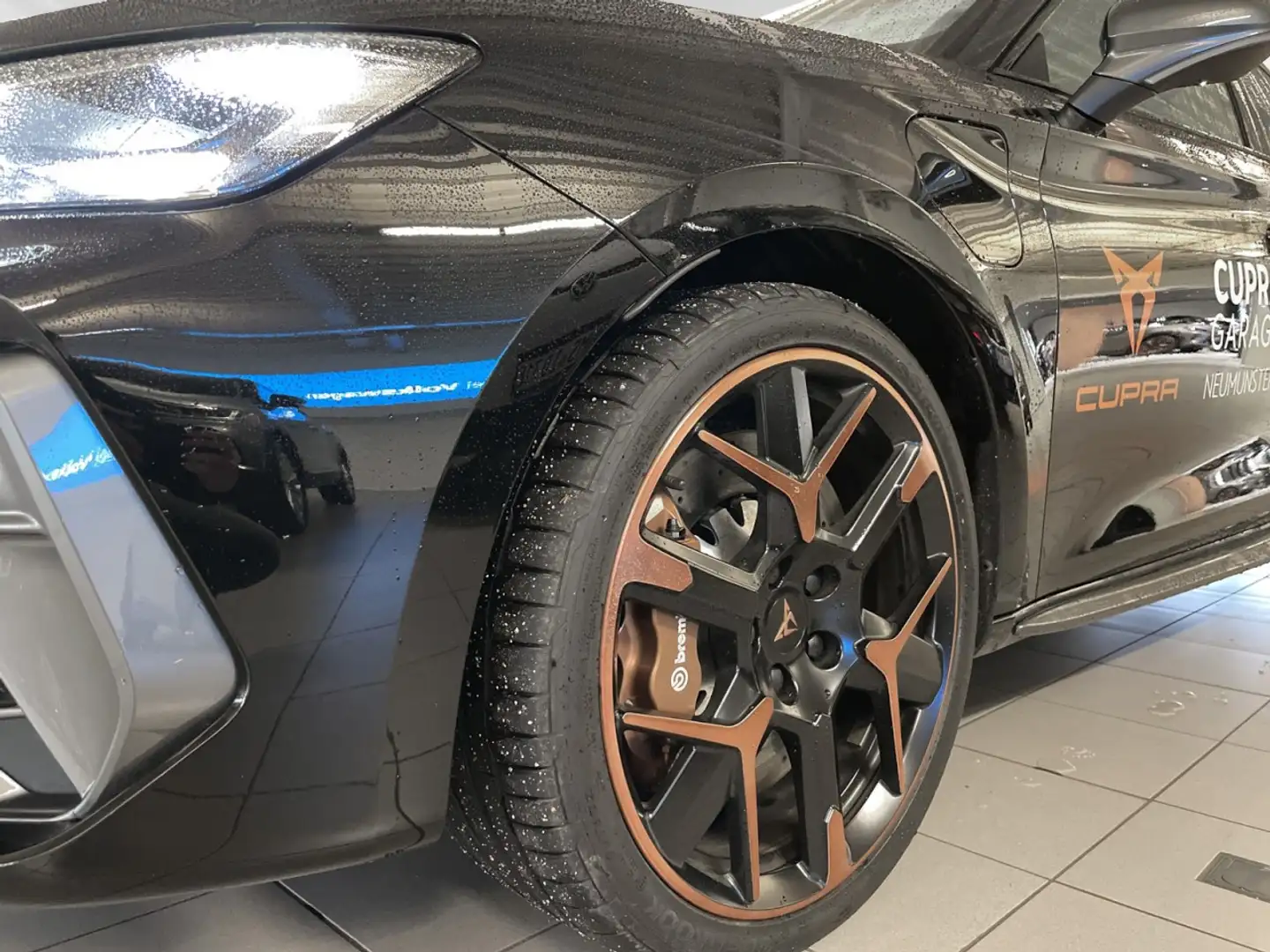 CUPRA Leon Sportstourer VZ 1.5 e-Hybrid Panorama Brembo Sennh Zwart - 2