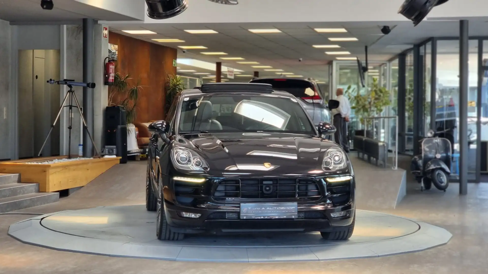Porsche Macan S Diesel Aut. *Pano*Luftfederung*Sitzbelüftung* Black - 2
