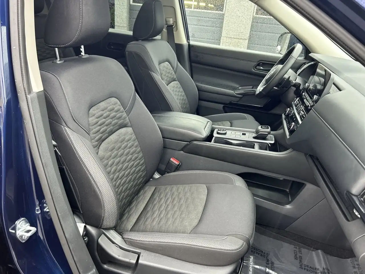 Nissan Pathfinder снимка Nissan Pathfinder