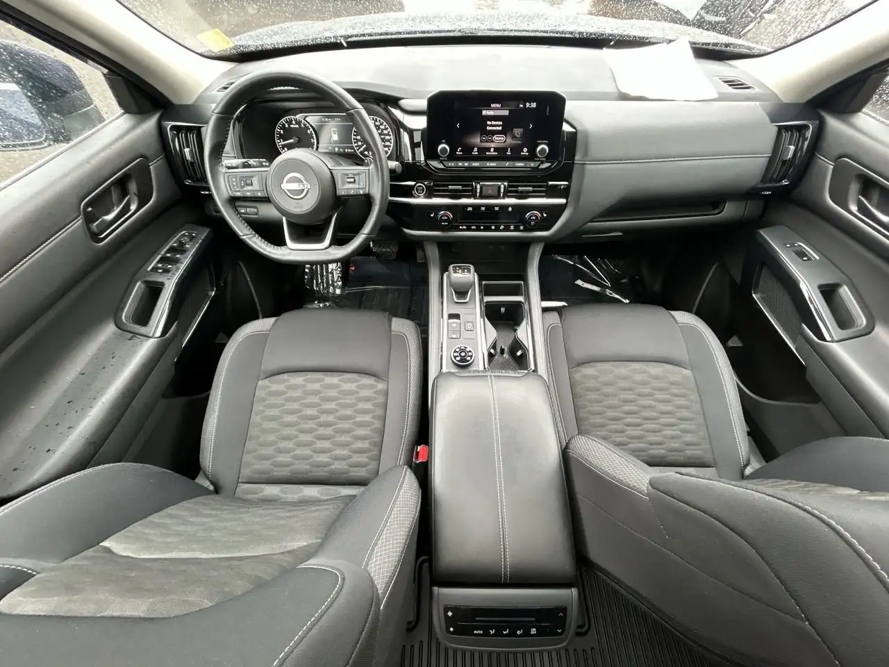 Nissan Pathfinder снимка Nissan Pathfinder