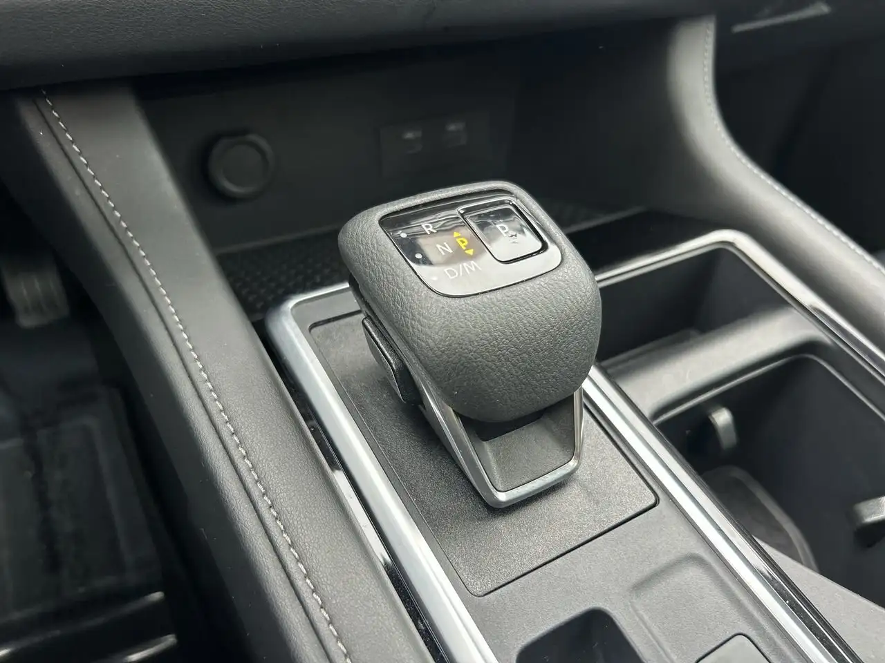 Nissan Pathfinder снимка Nissan Pathfinder